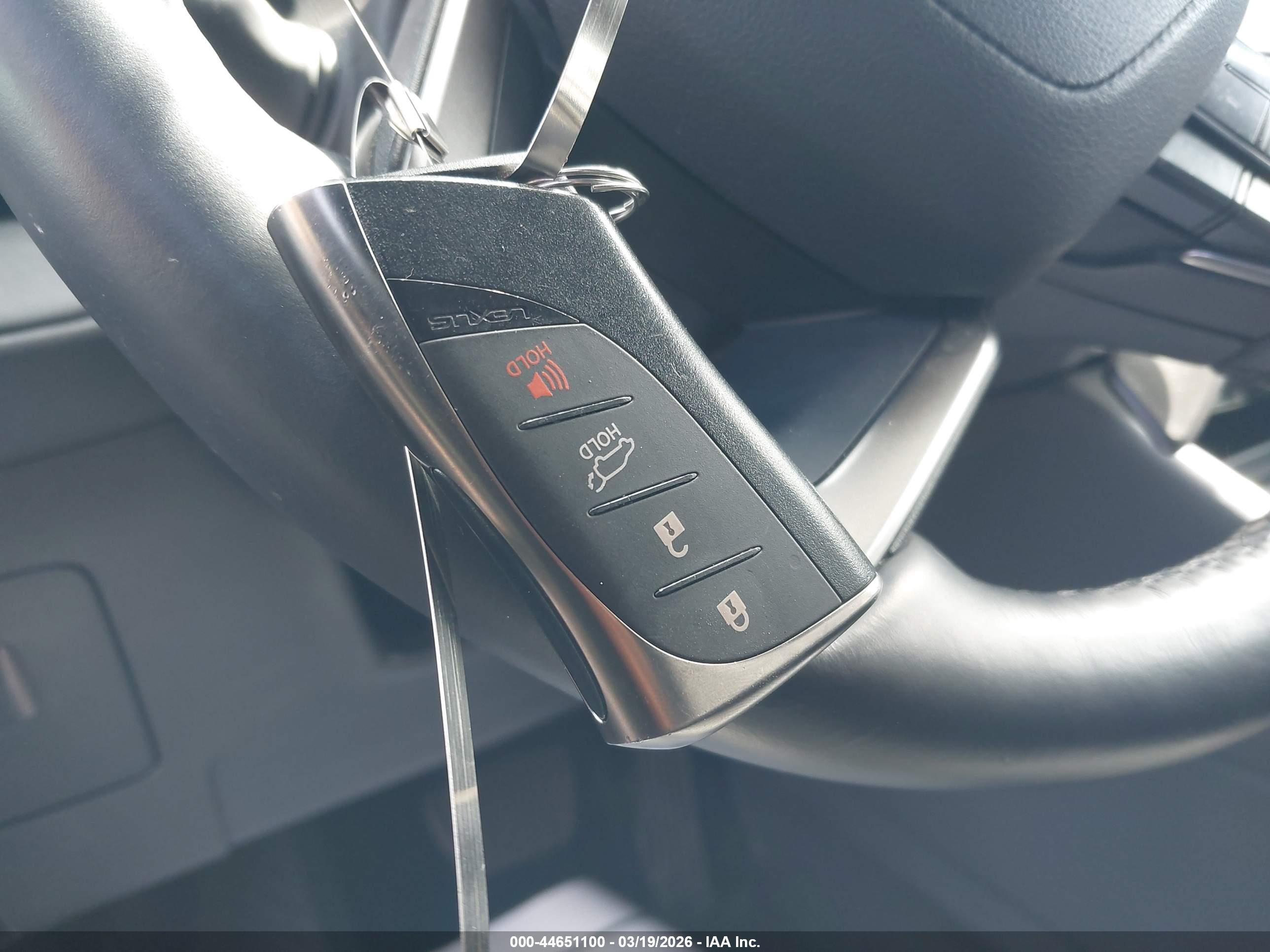LEXUS TX image 11