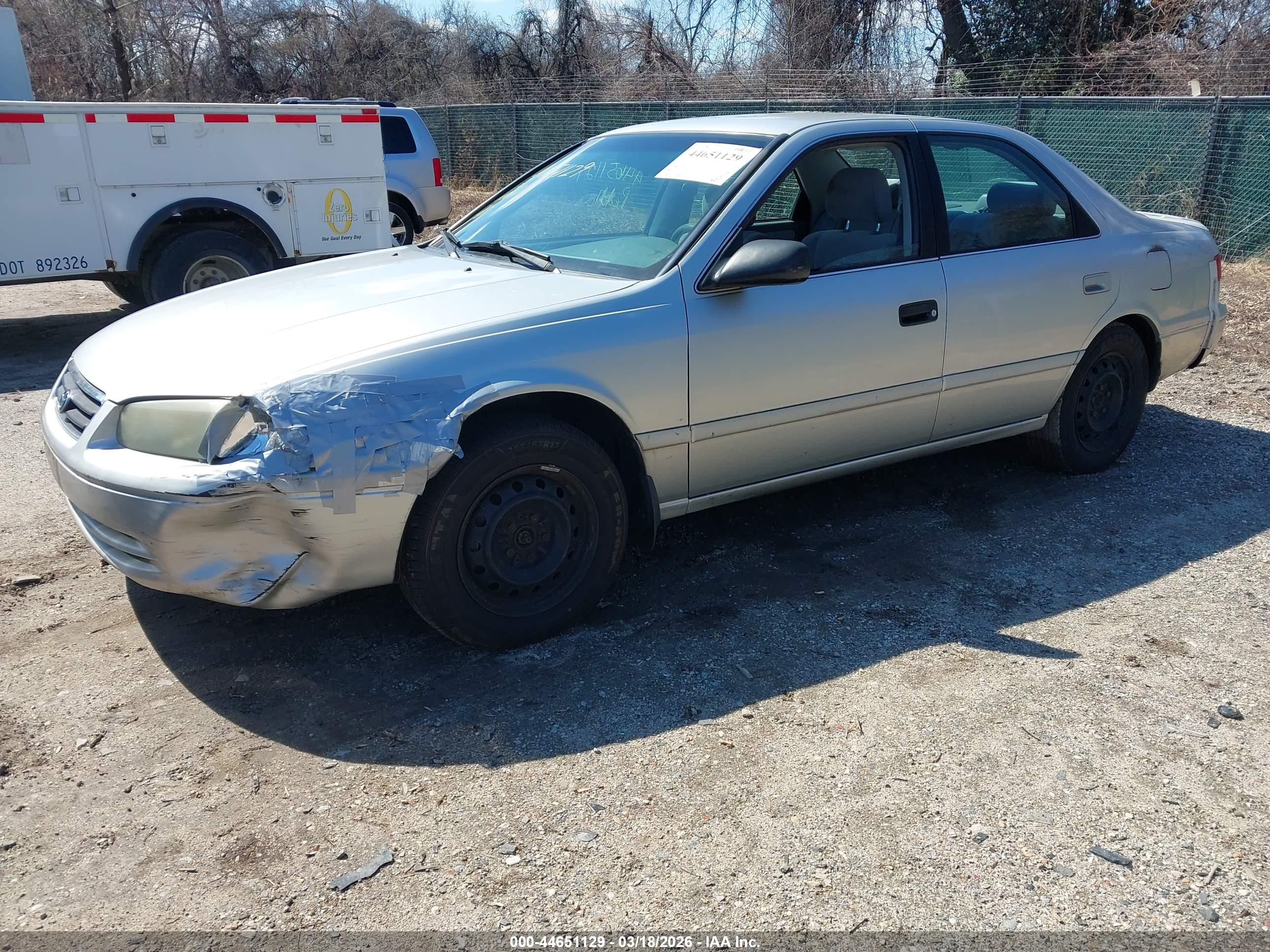 TOYOTA CAMRY image 2