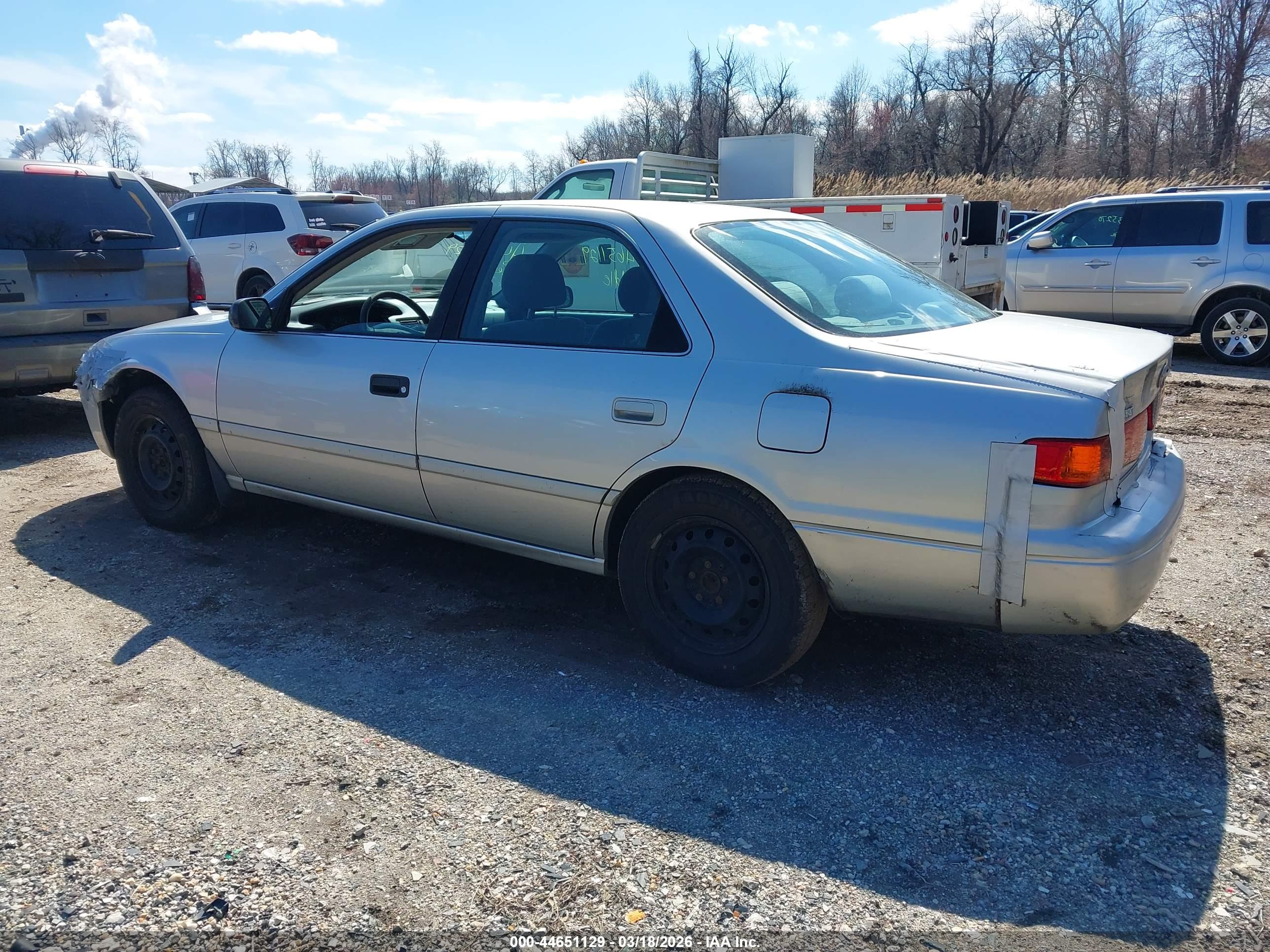 TOYOTA CAMRY image 3