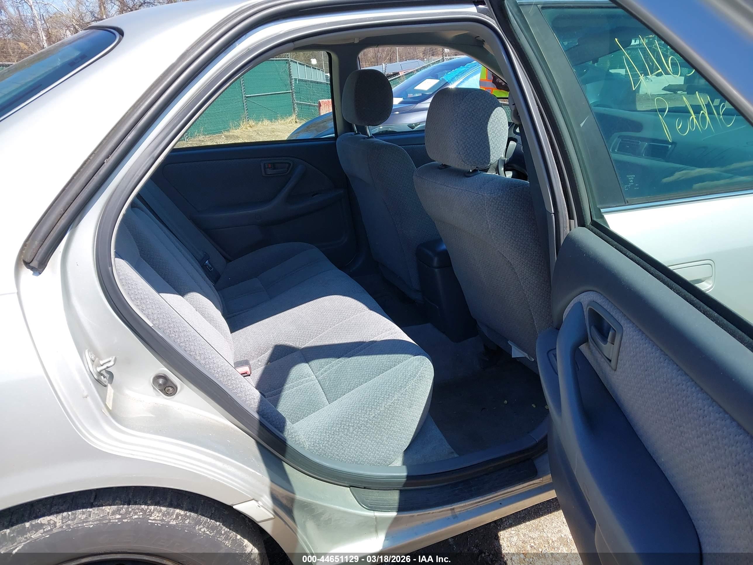 TOYOTA CAMRY image 8