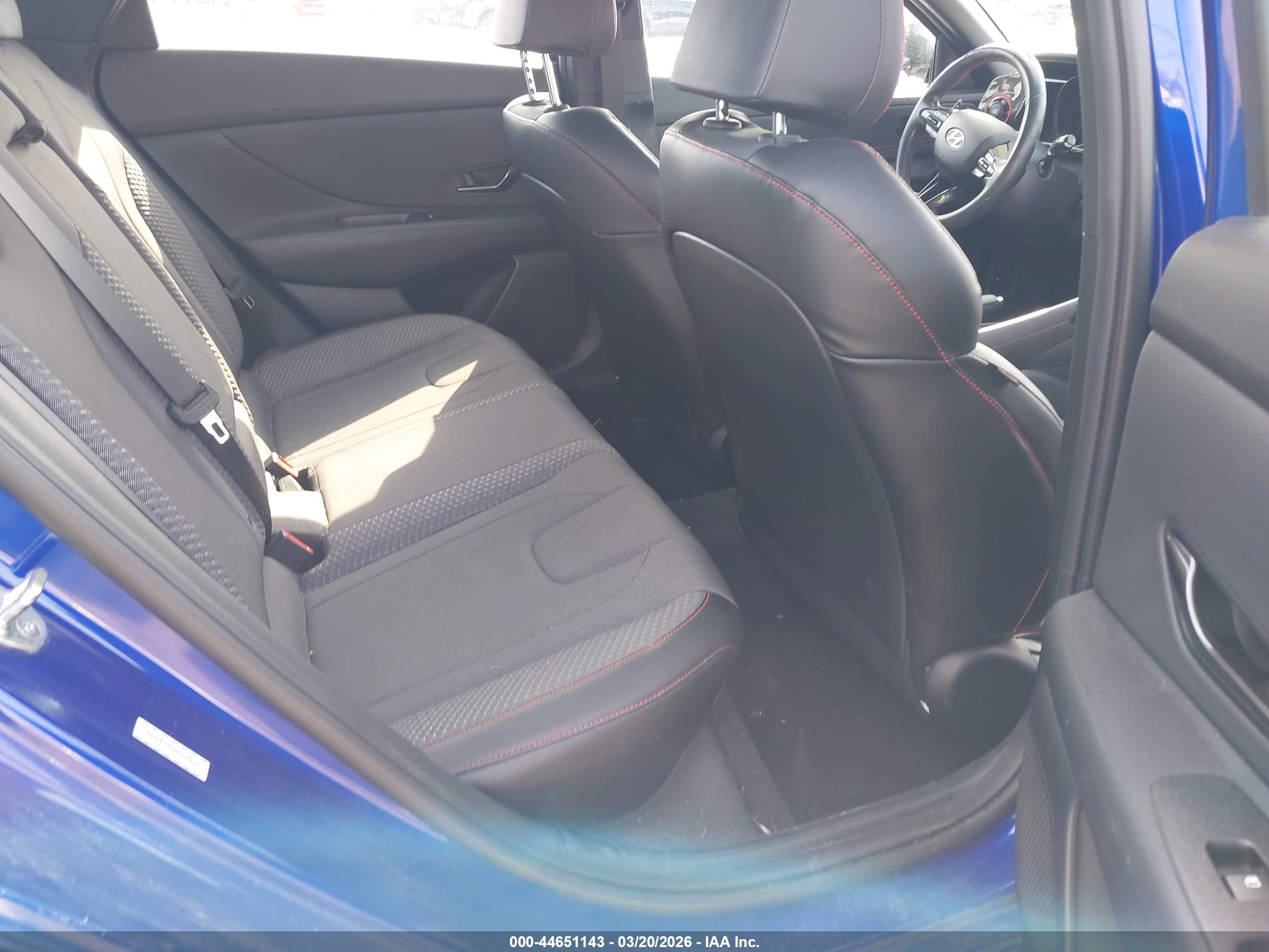 HYUNDAI ELANTRA image 8