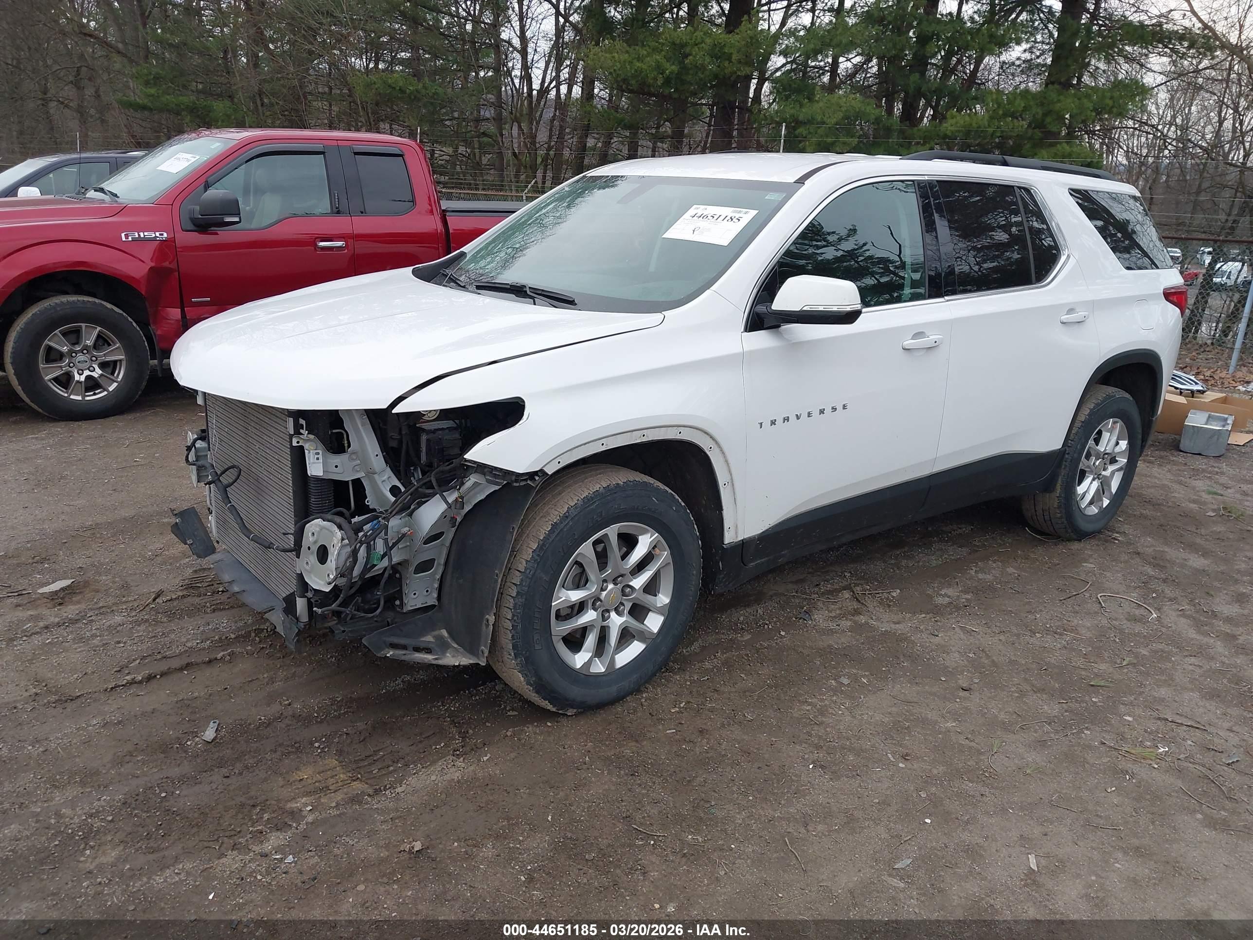 CHEVROLET TRAVERSE image 2