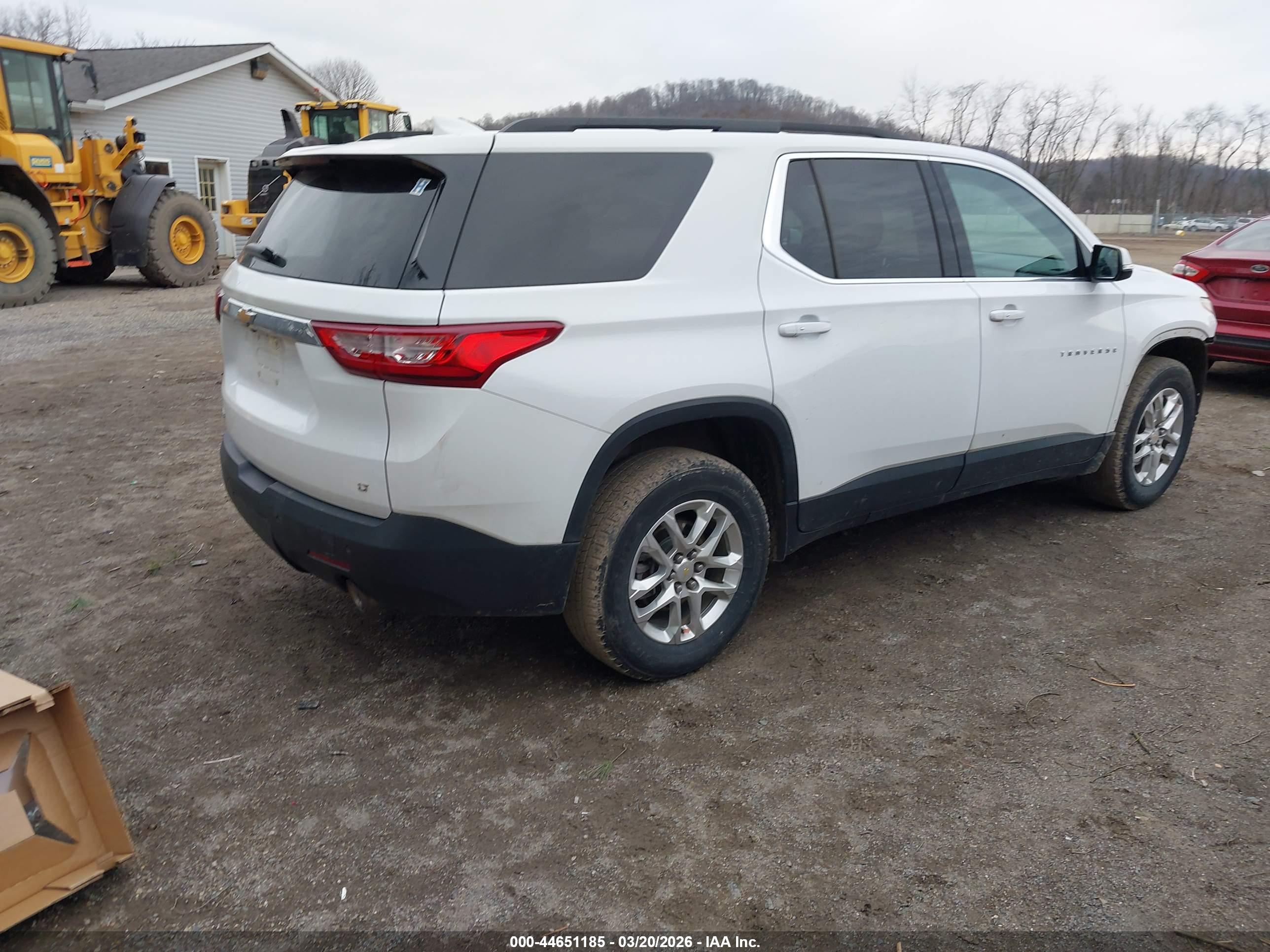 CHEVROLET TRAVERSE image 4