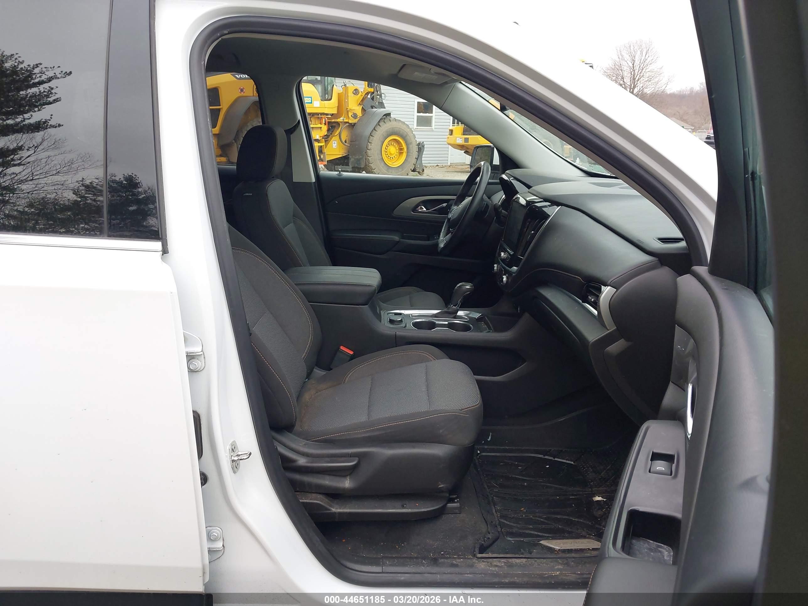 CHEVROLET TRAVERSE image 5
