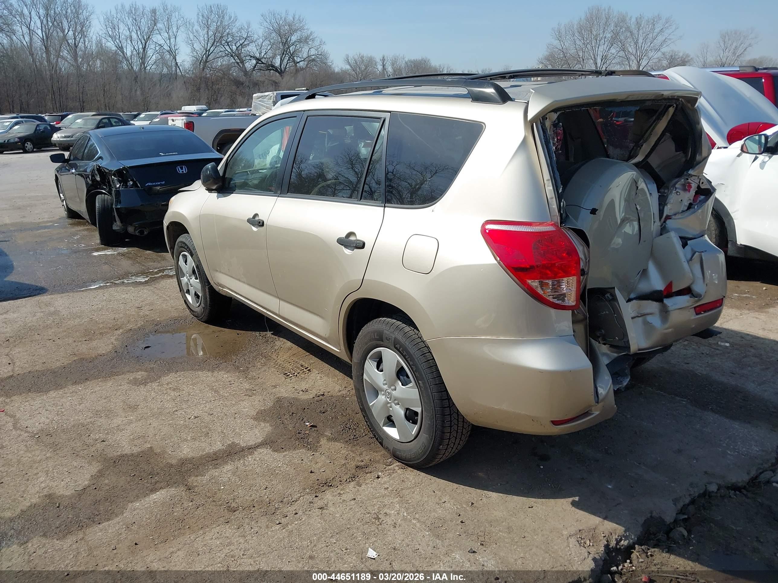 TOYOTA RAV4 image 3