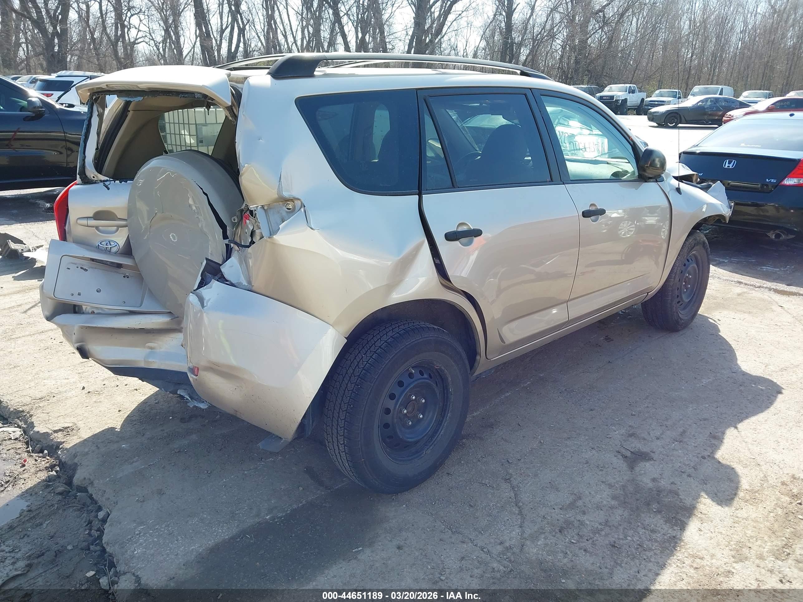TOYOTA RAV4 image 4