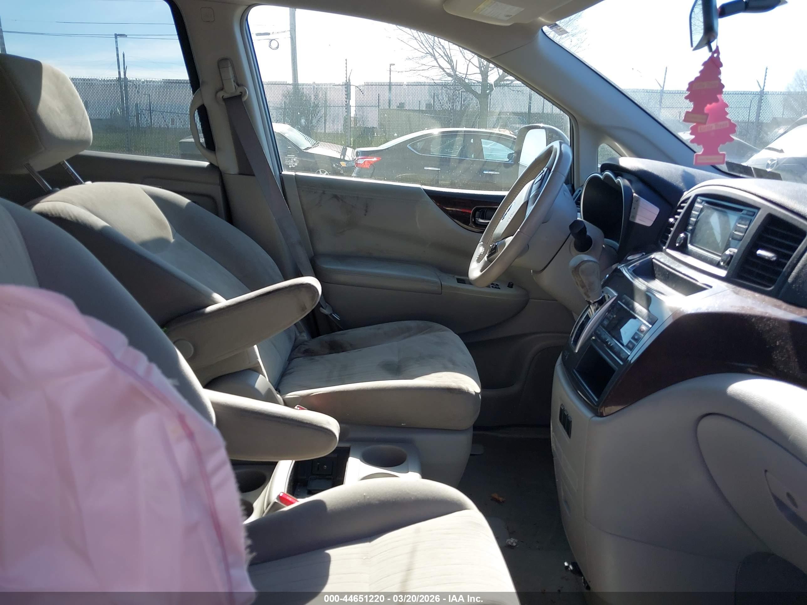 NISSAN QUEST image 5