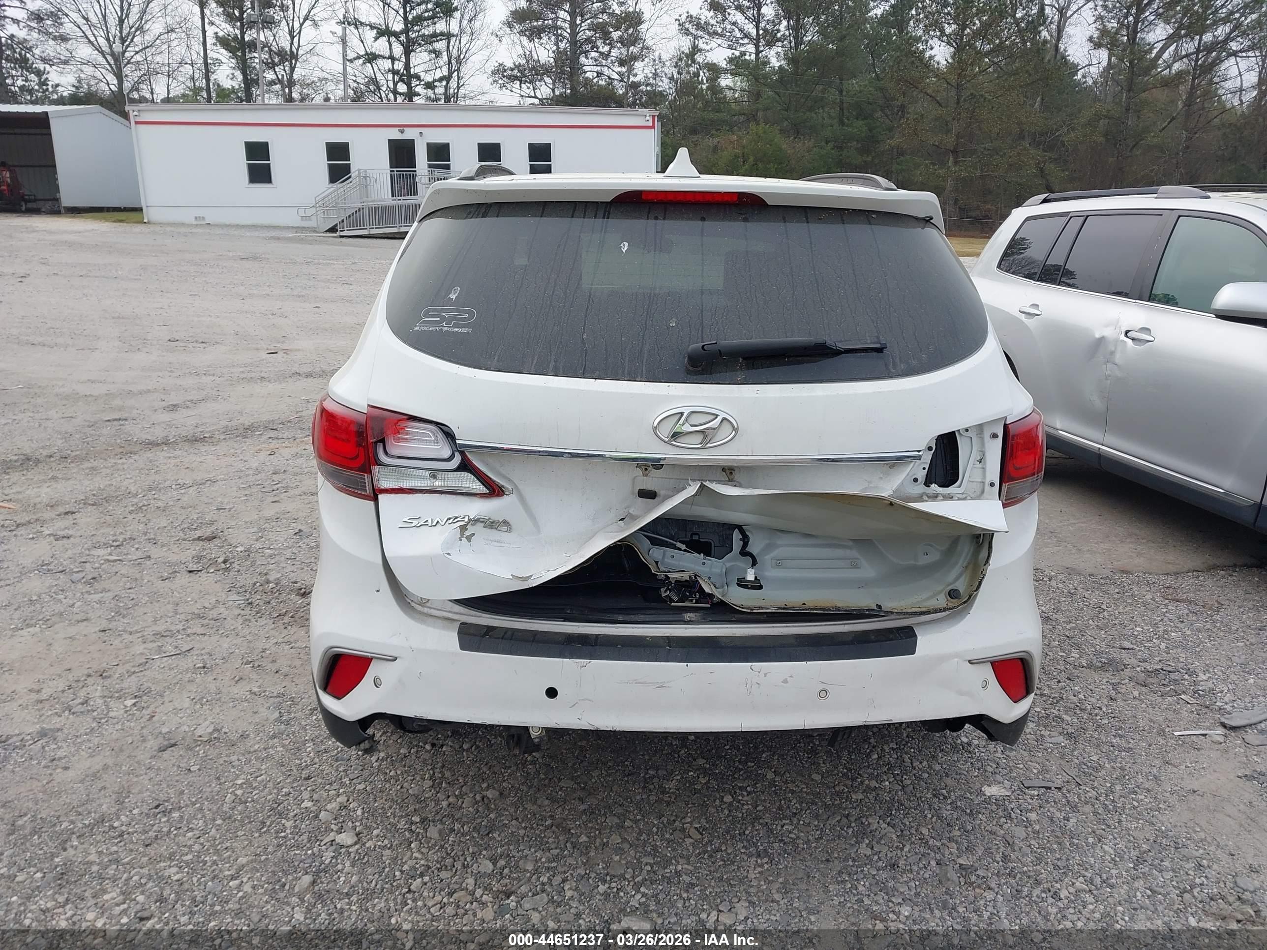 HYUNDAI SANTA image 6