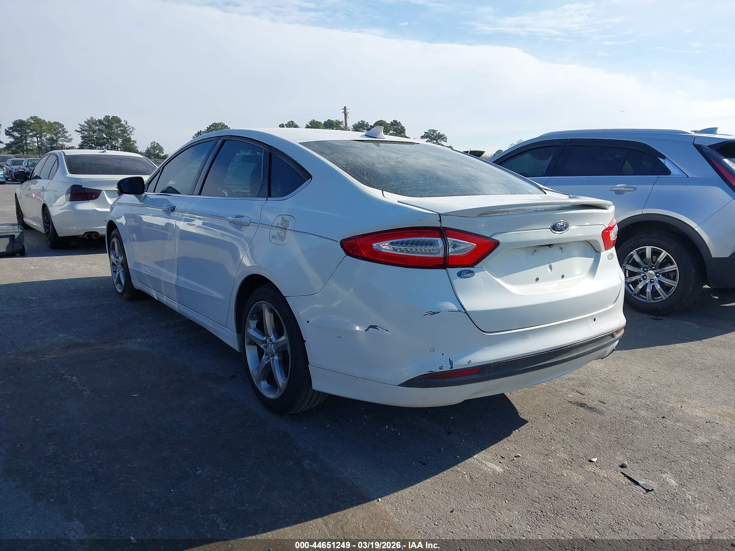 FORD FUSION image 3