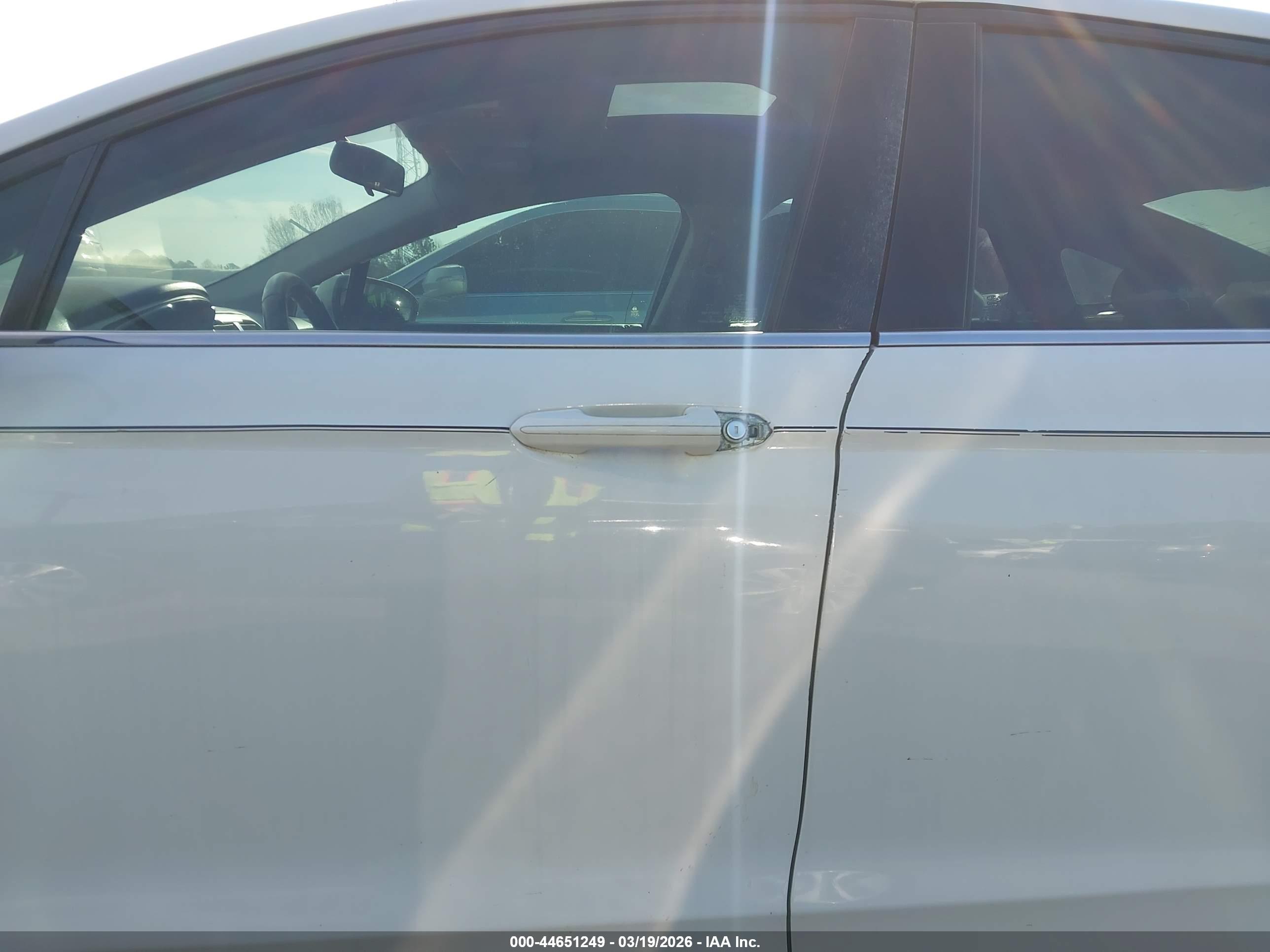 FORD FUSION image 6