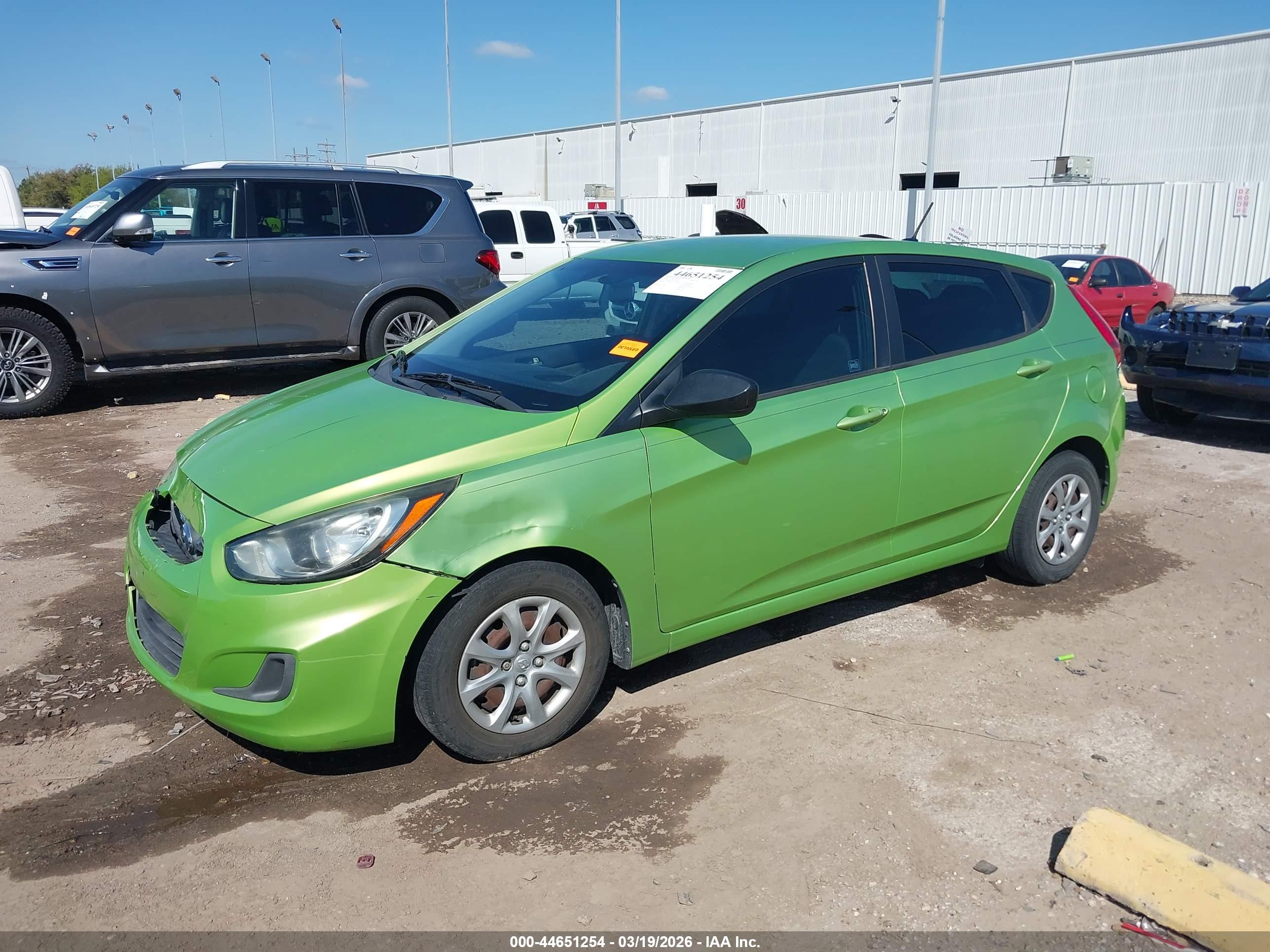 HYUNDAI ACCENT image 2