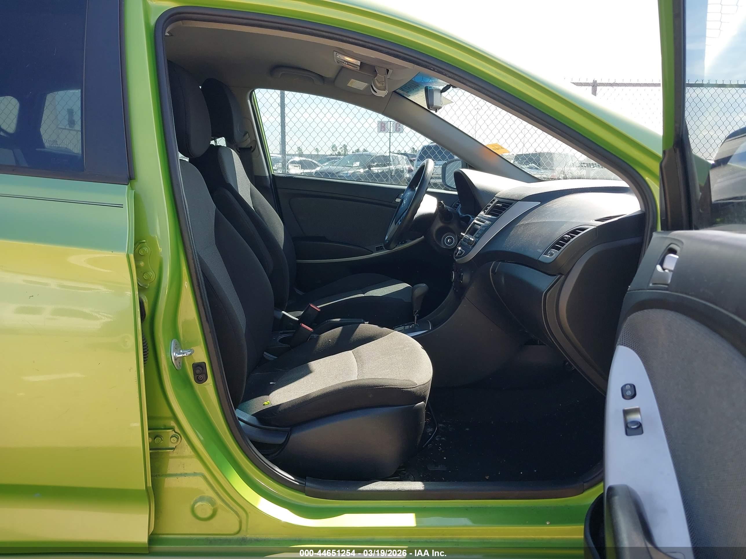 HYUNDAI ACCENT image 5