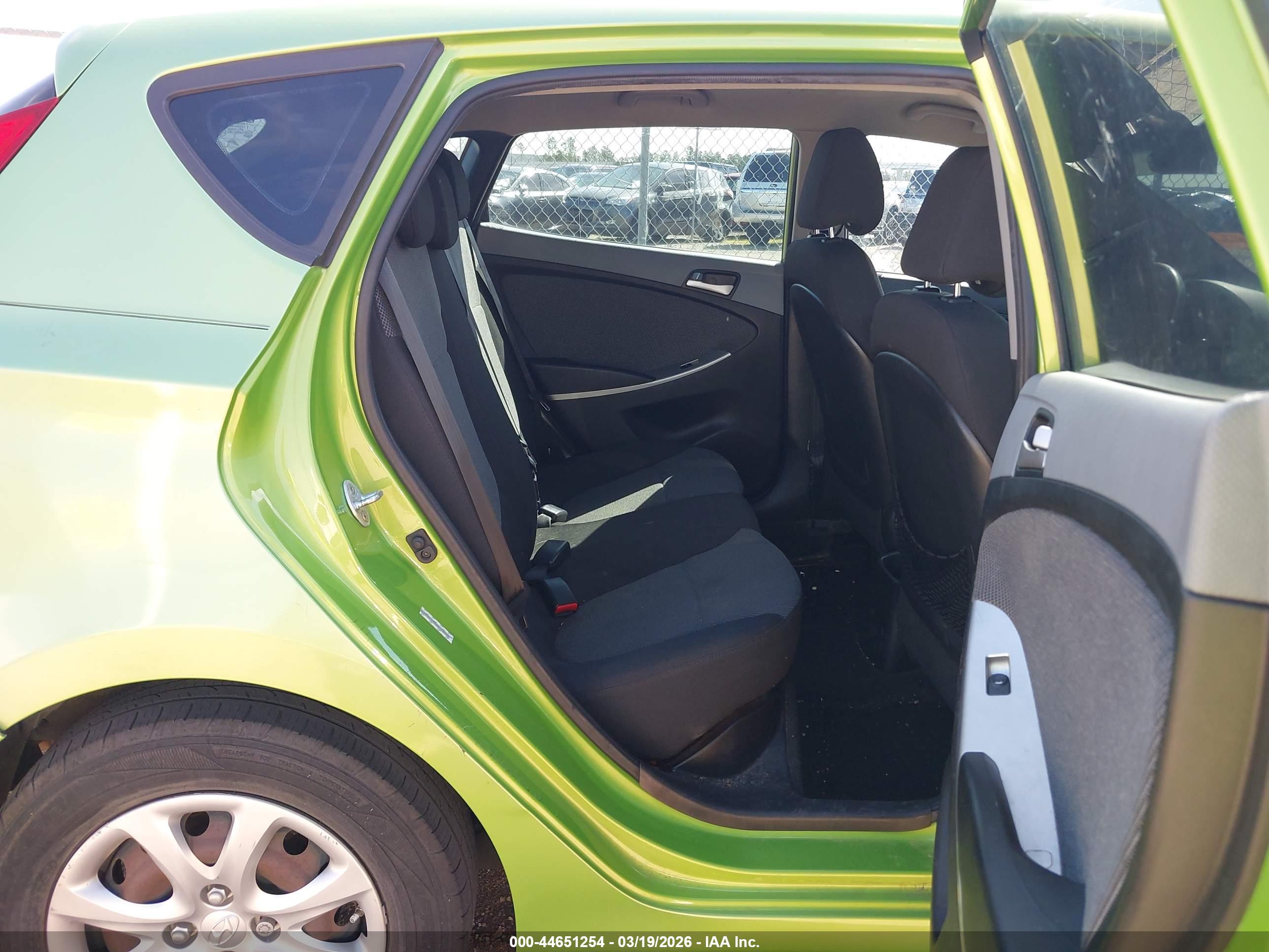HYUNDAI ACCENT image 8