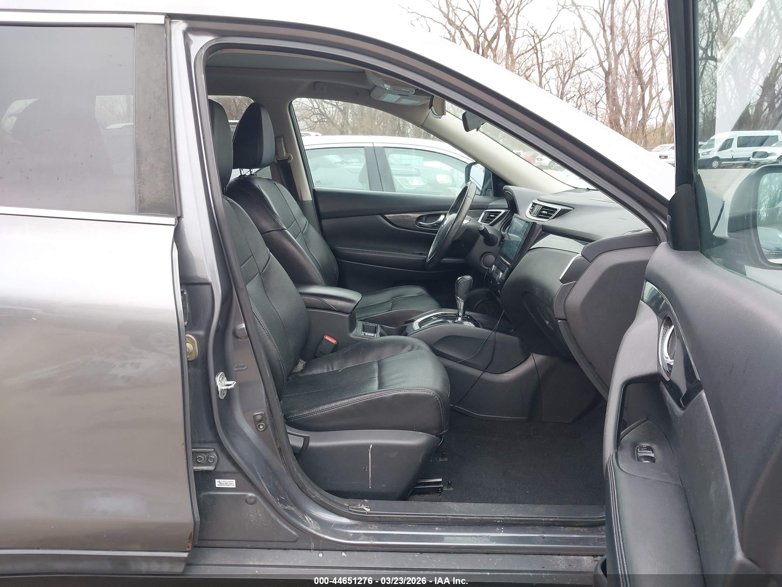 NISSAN ROGUE image 5