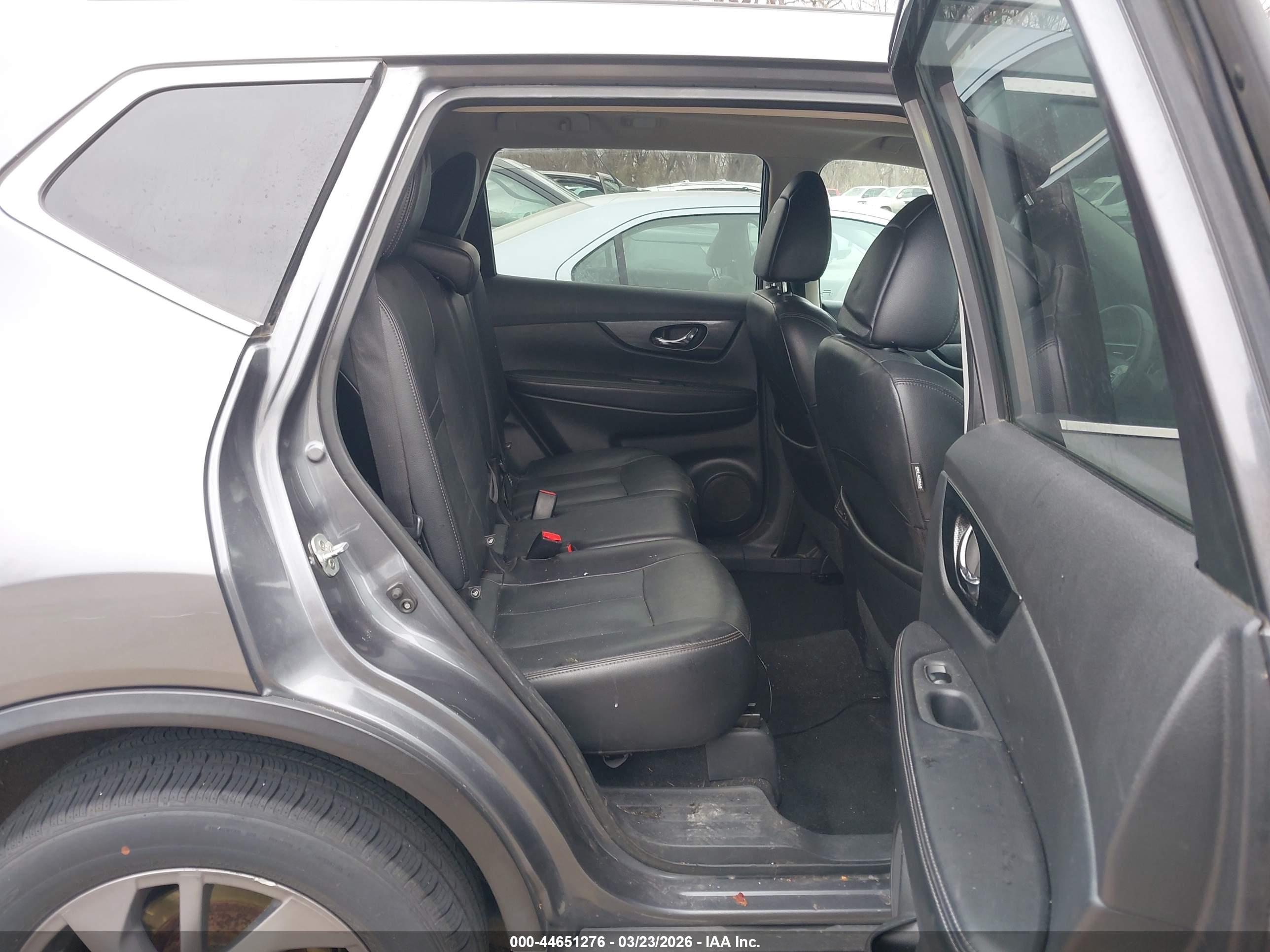 NISSAN ROGUE image 8