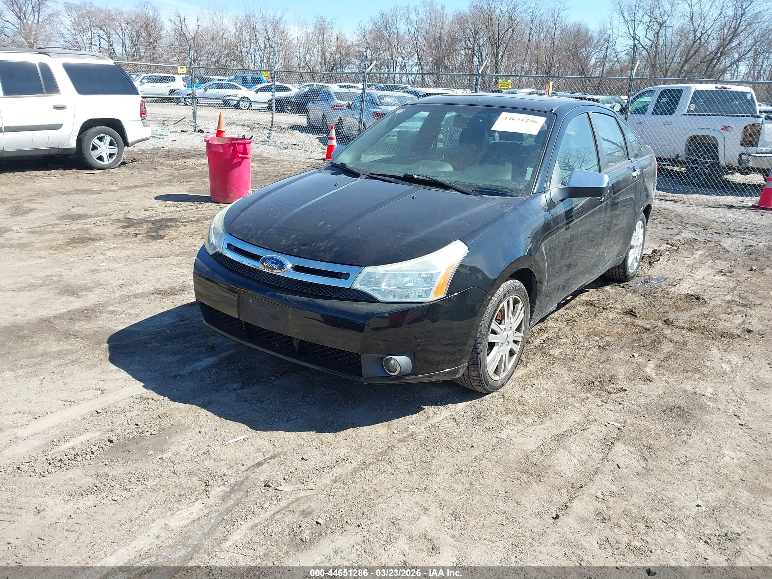 FORD FOCUS image 2