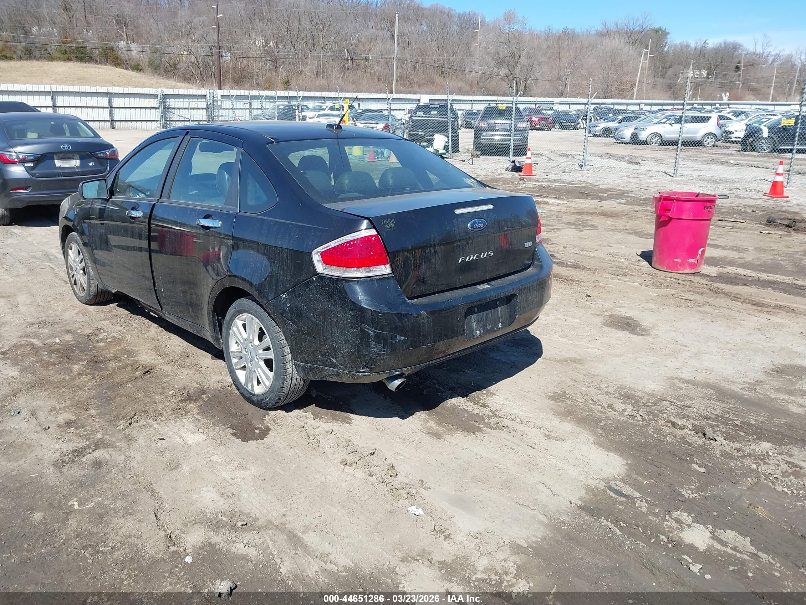 FORD FOCUS image 3