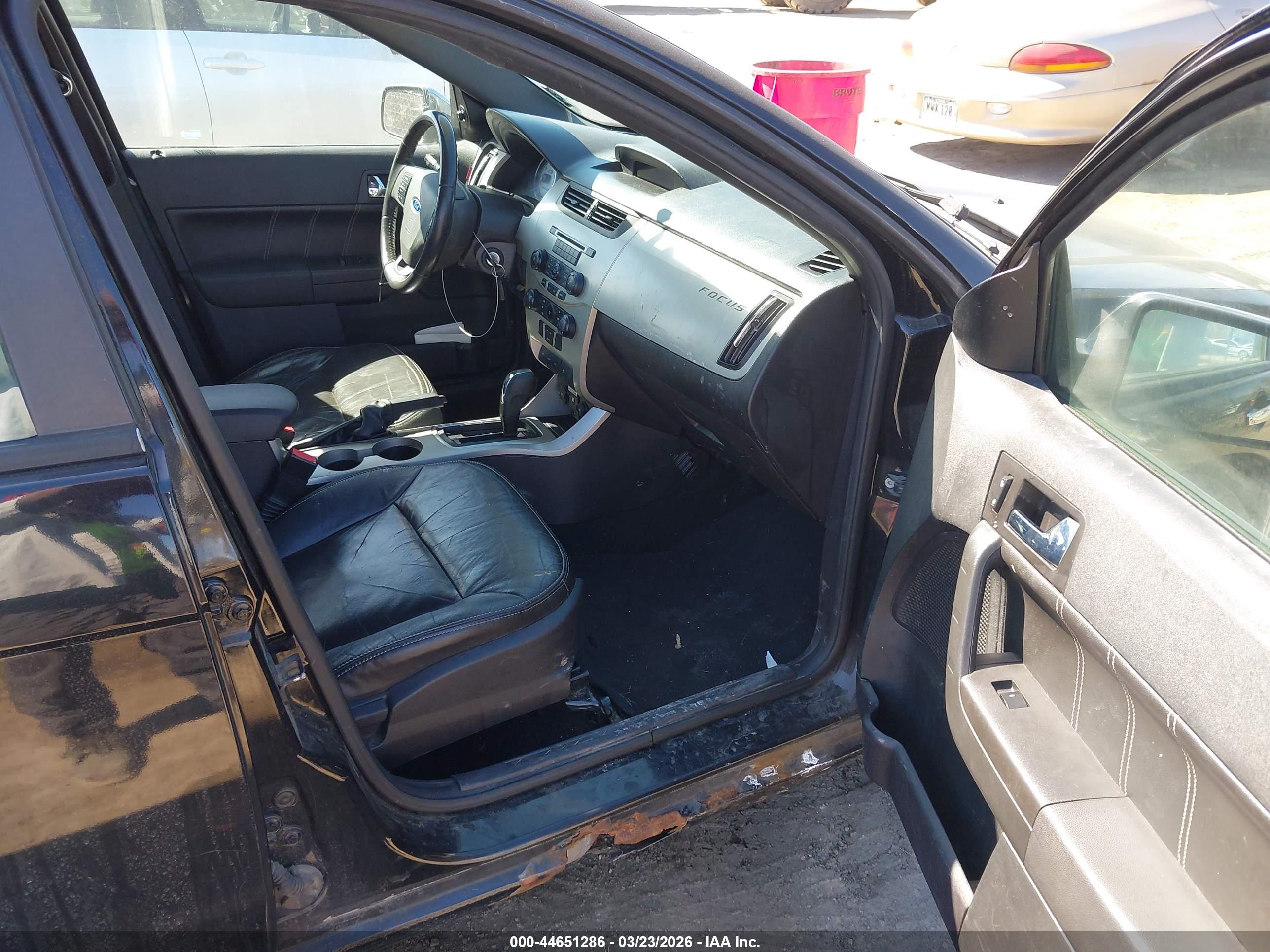 FORD FOCUS image 5