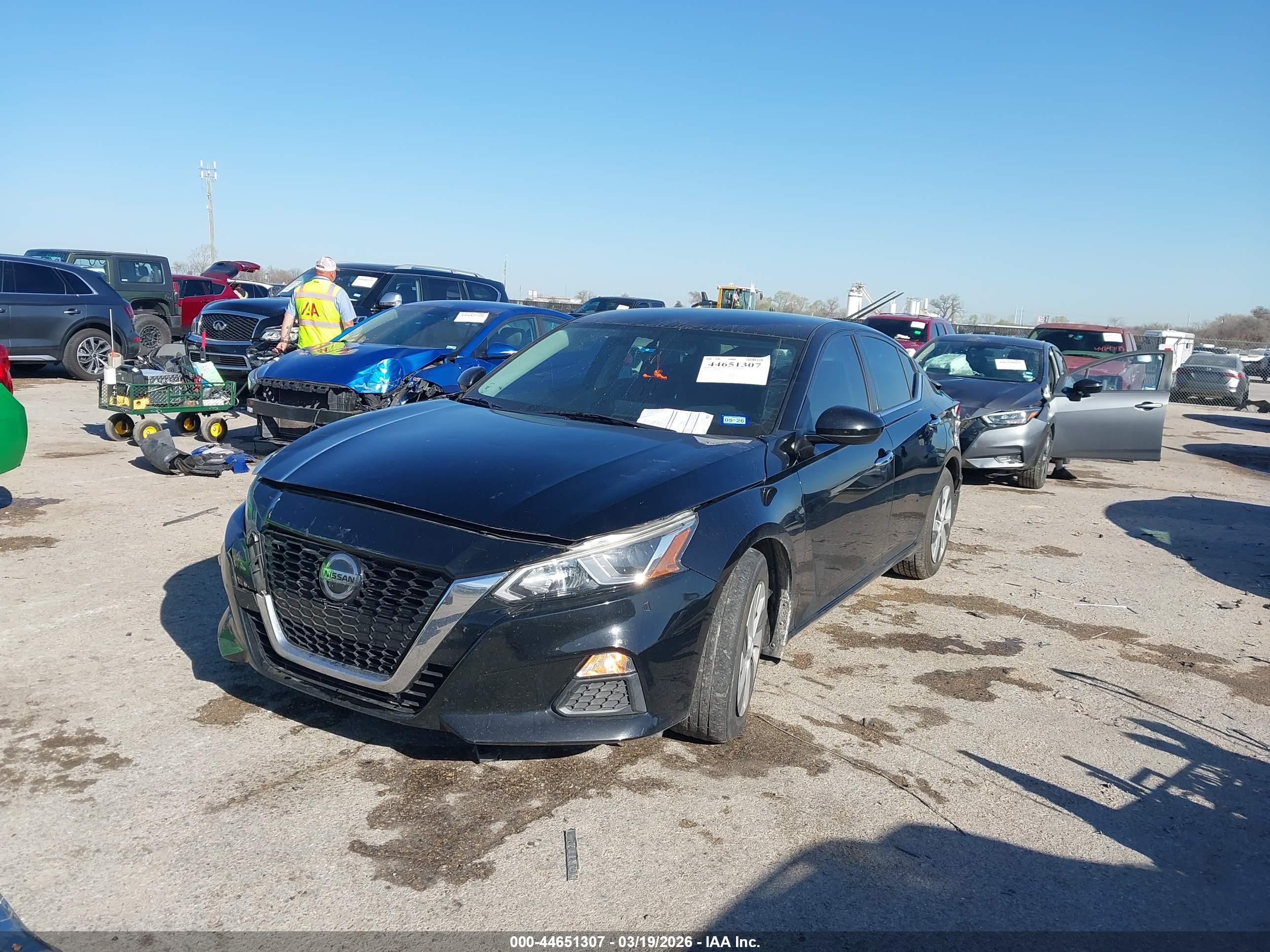 NISSAN ALTIMA image 2