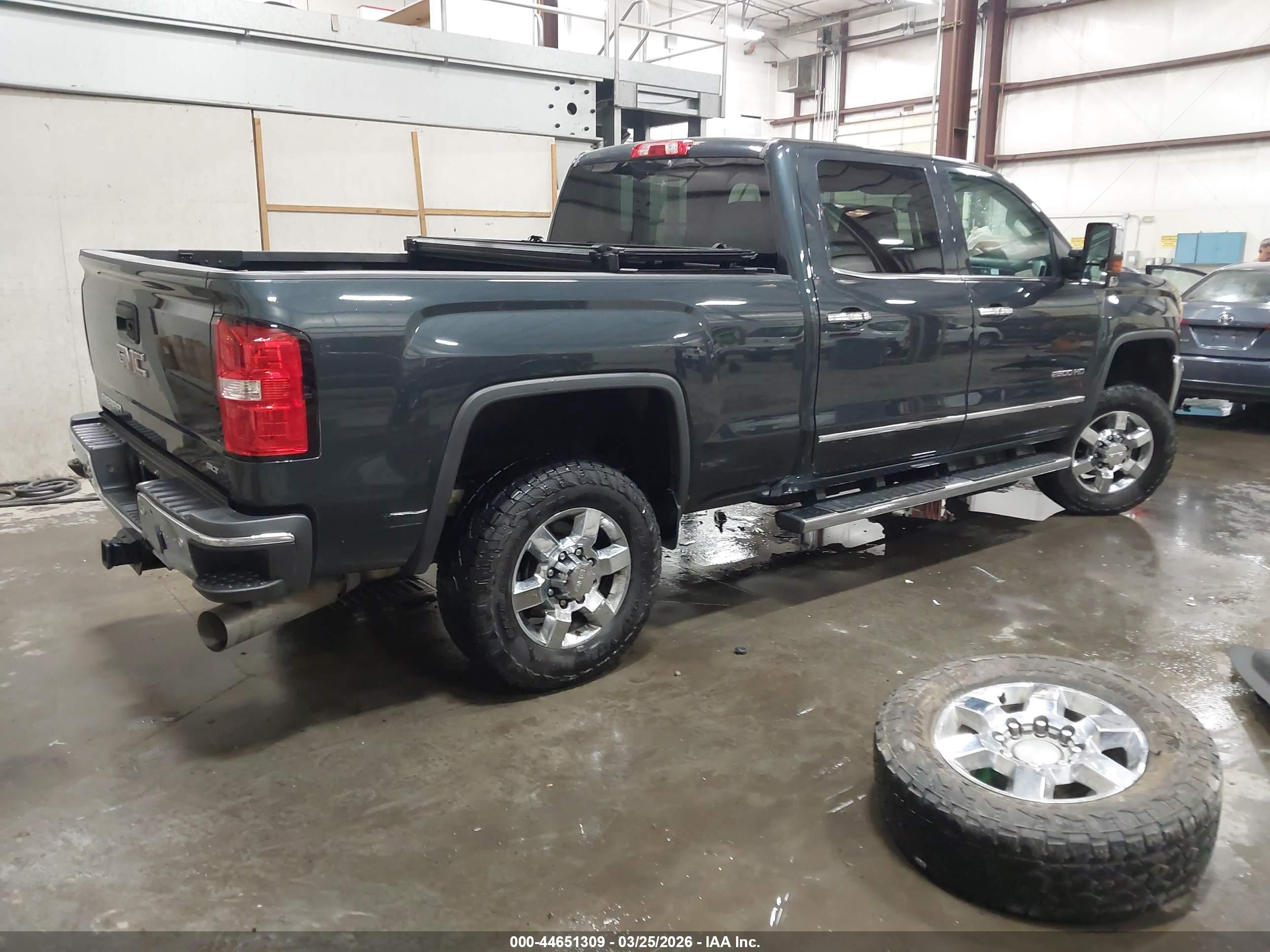 GMC SIERRA image 4