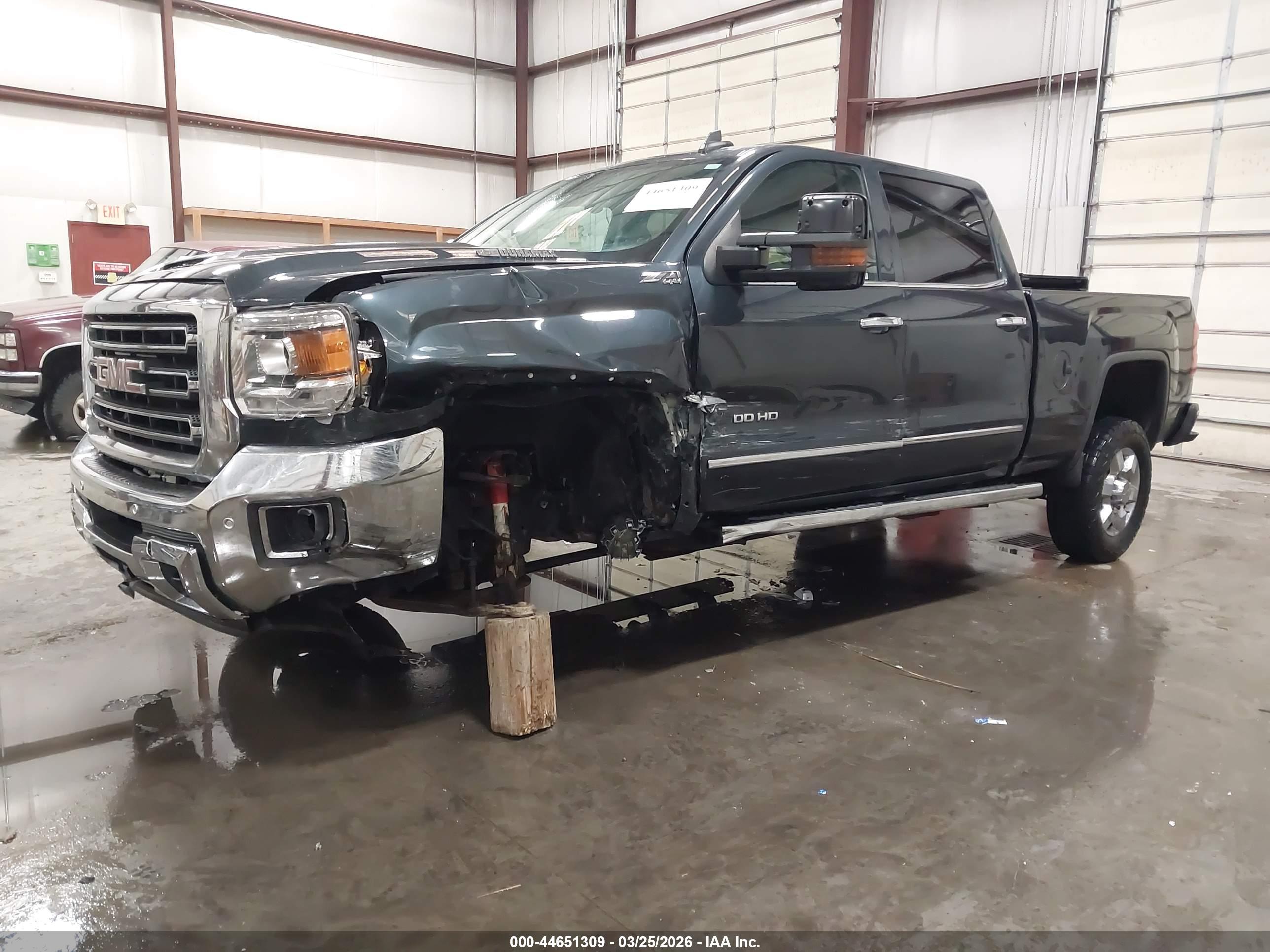 GMC SIERRA image 6