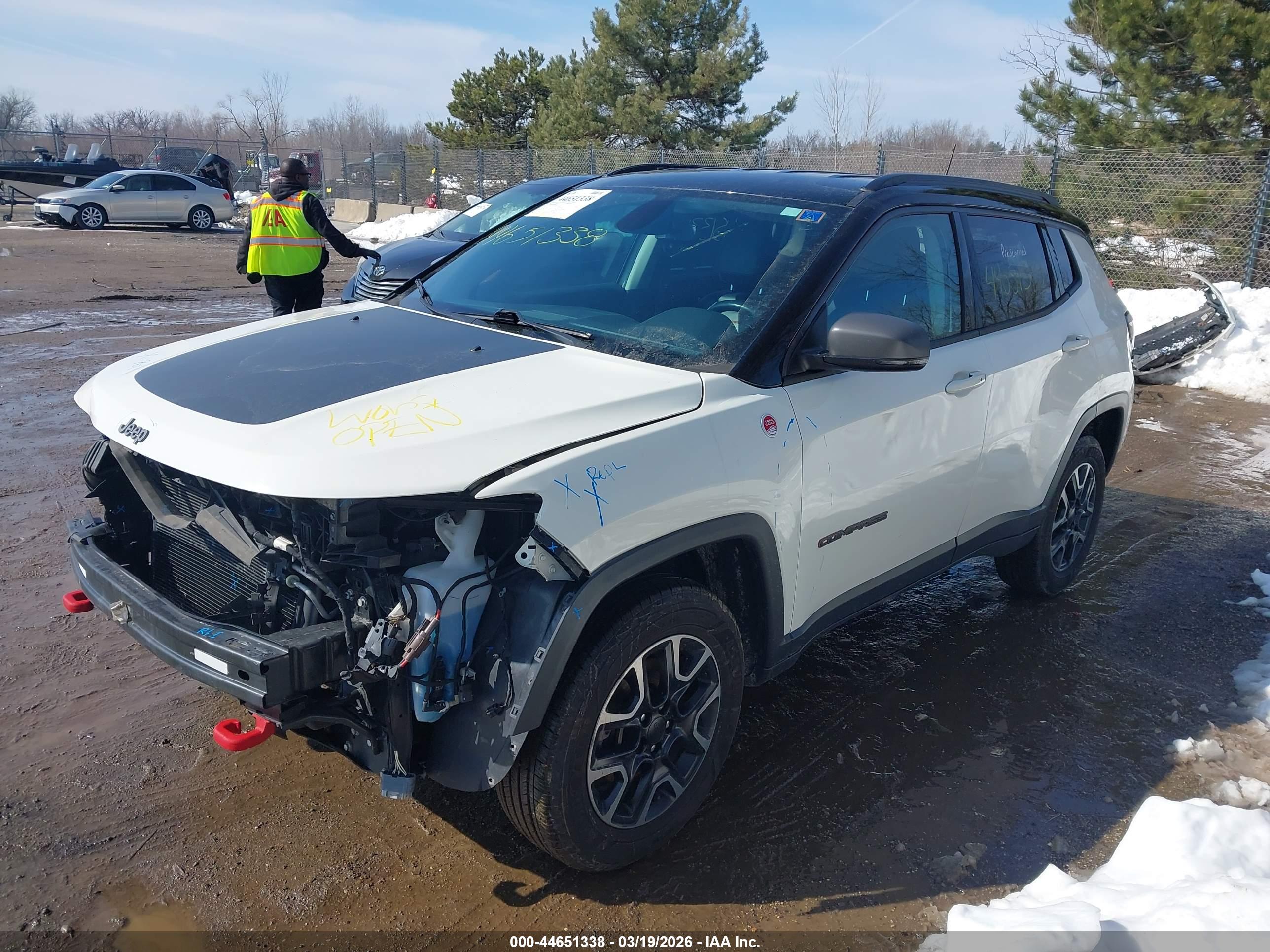 JEEP COMPASS image 2