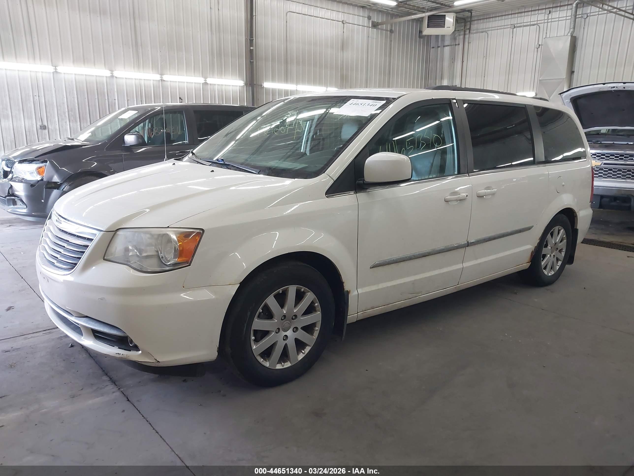 CHRYSLER TOWN image 2
