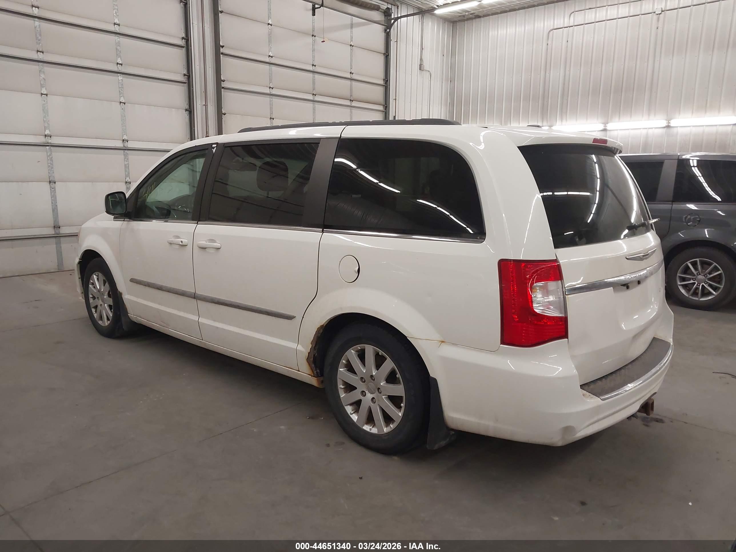 CHRYSLER TOWN image 3
