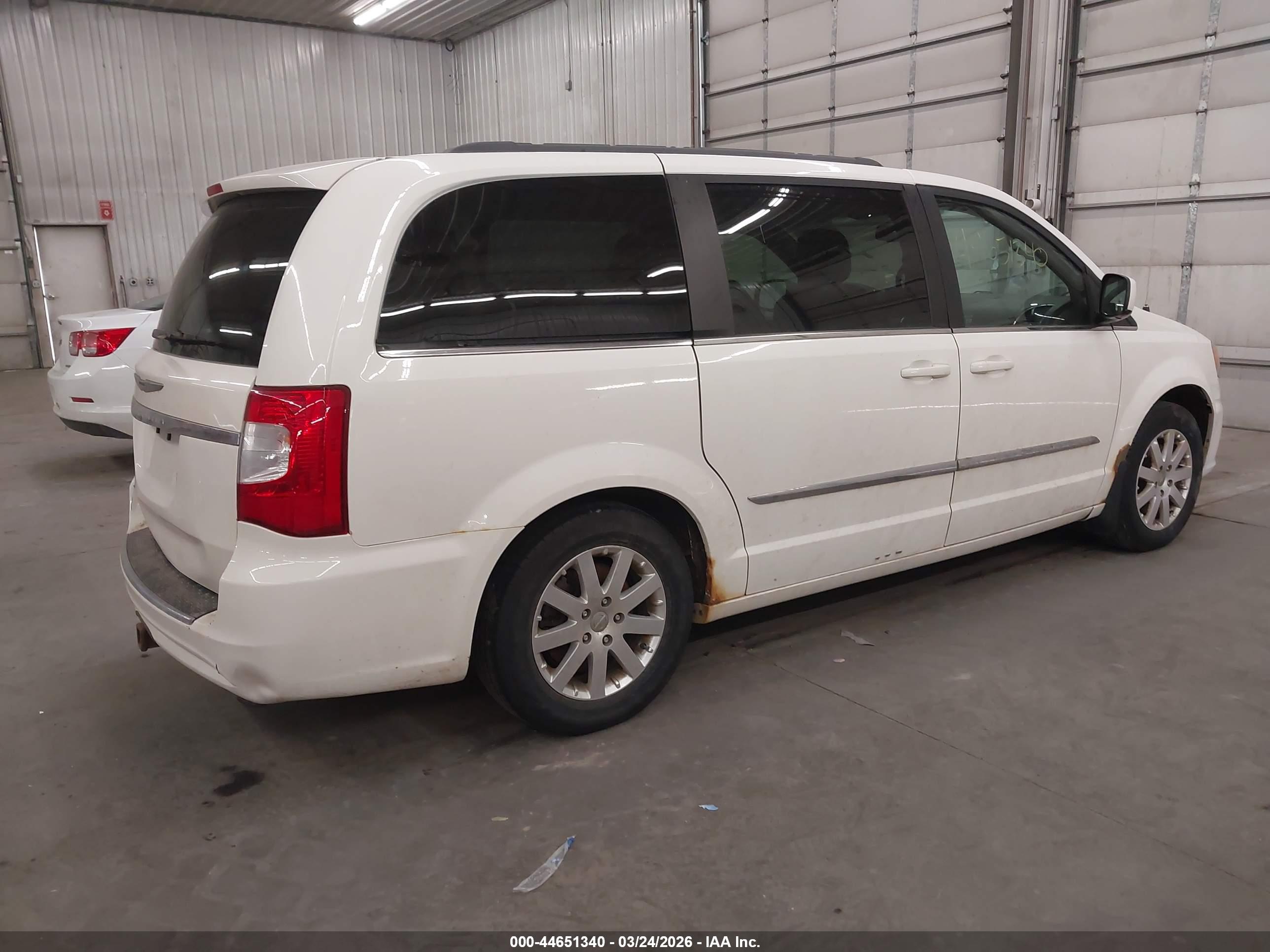CHRYSLER TOWN image 4