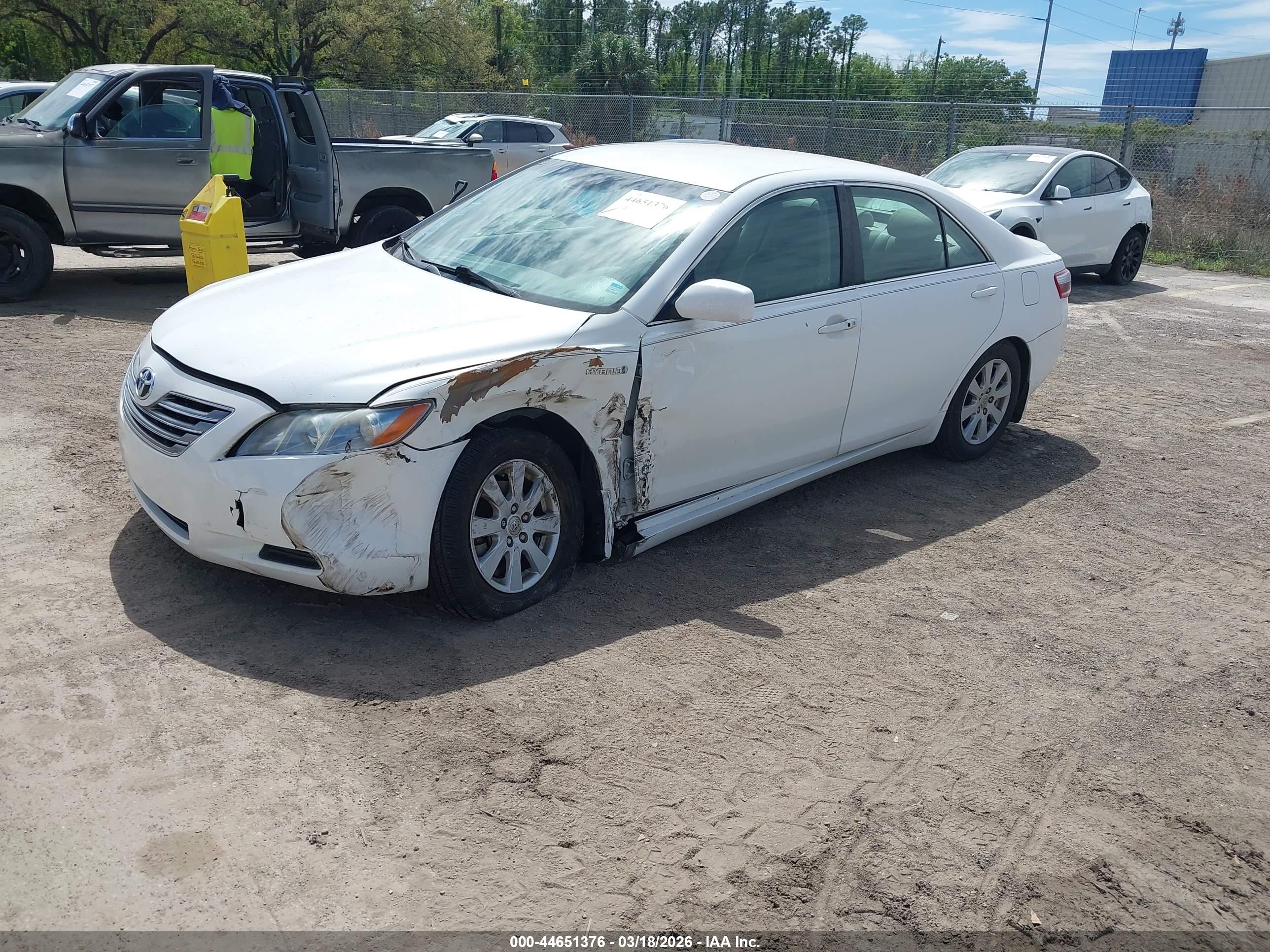 TOYOTA CAMRY image 2