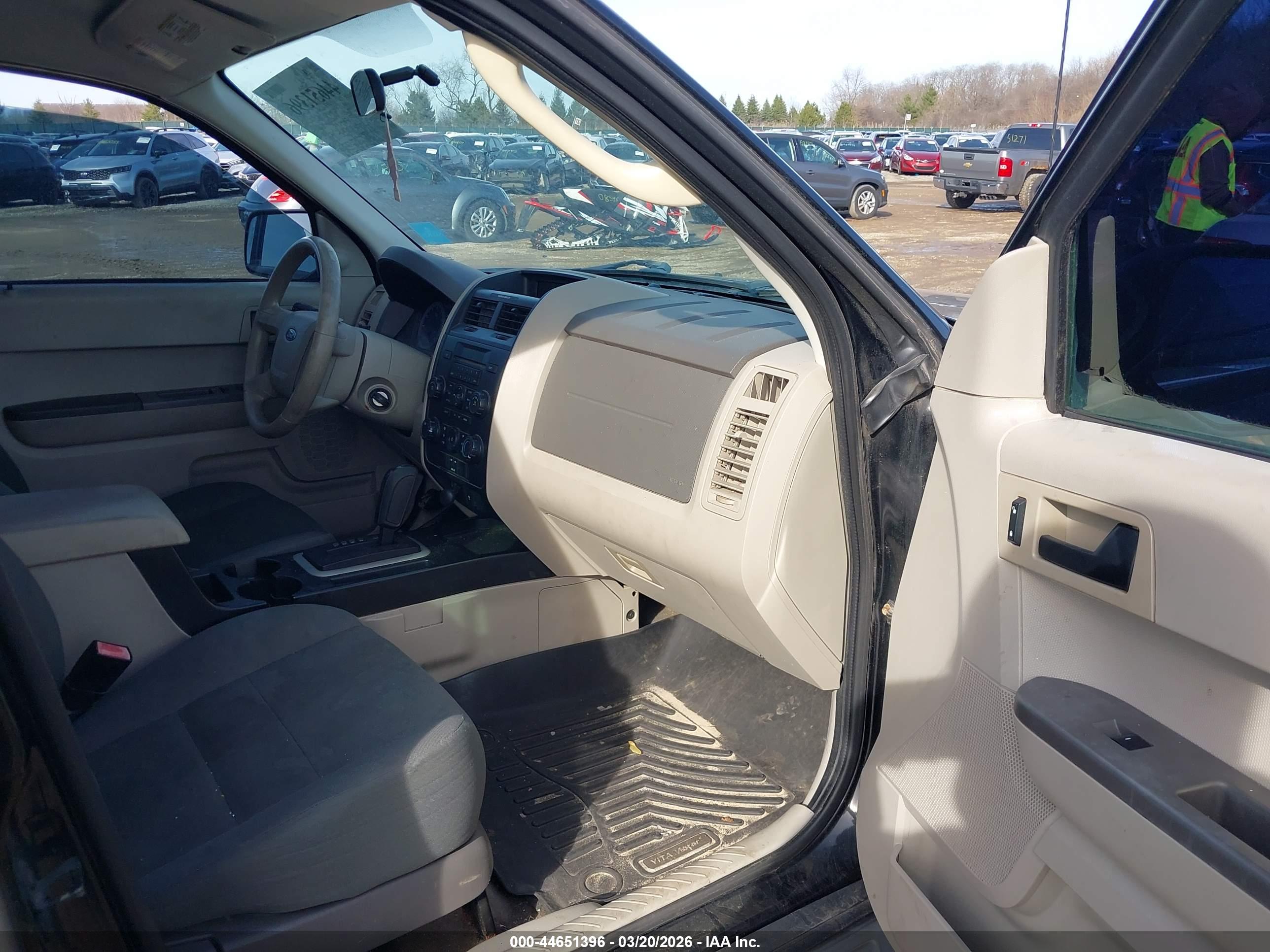 FORD ESCAPE image 5