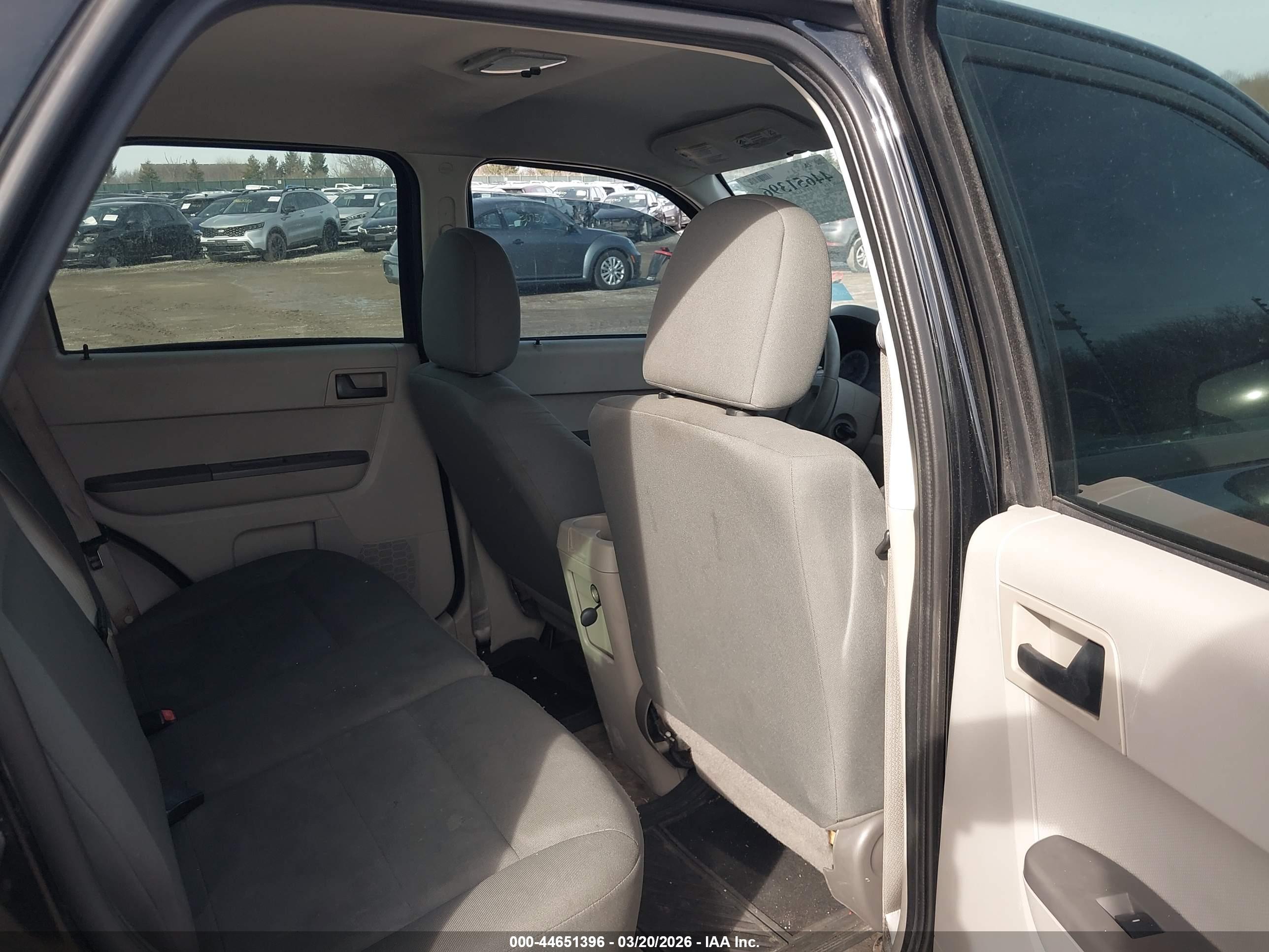 FORD ESCAPE image 8