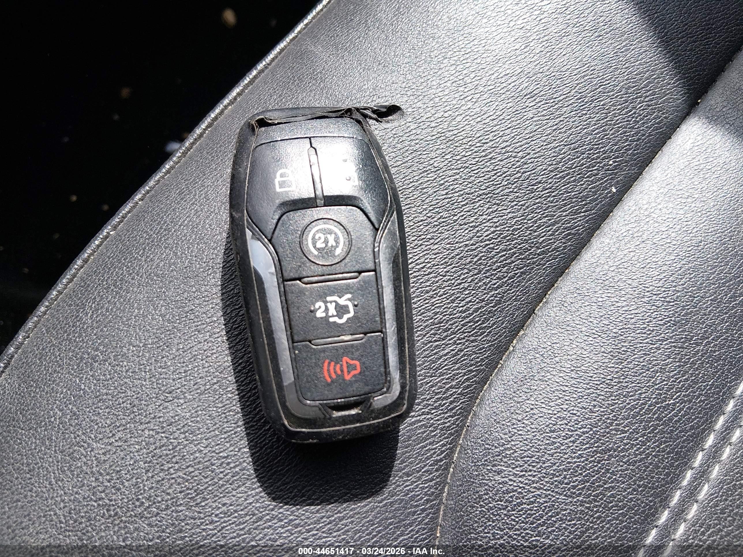 FORD FUSION image 11