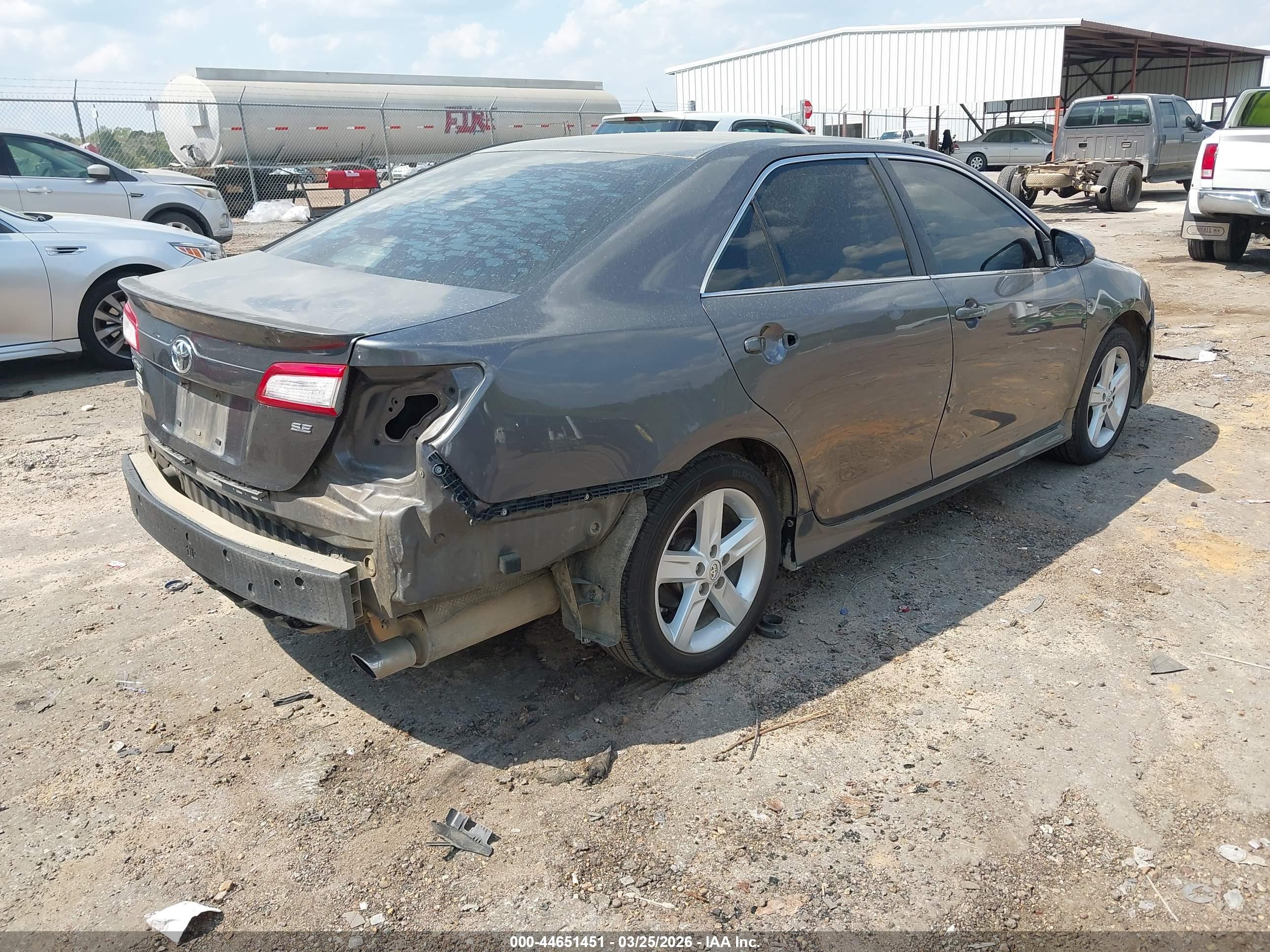 TOYOTA CAMRY image 4