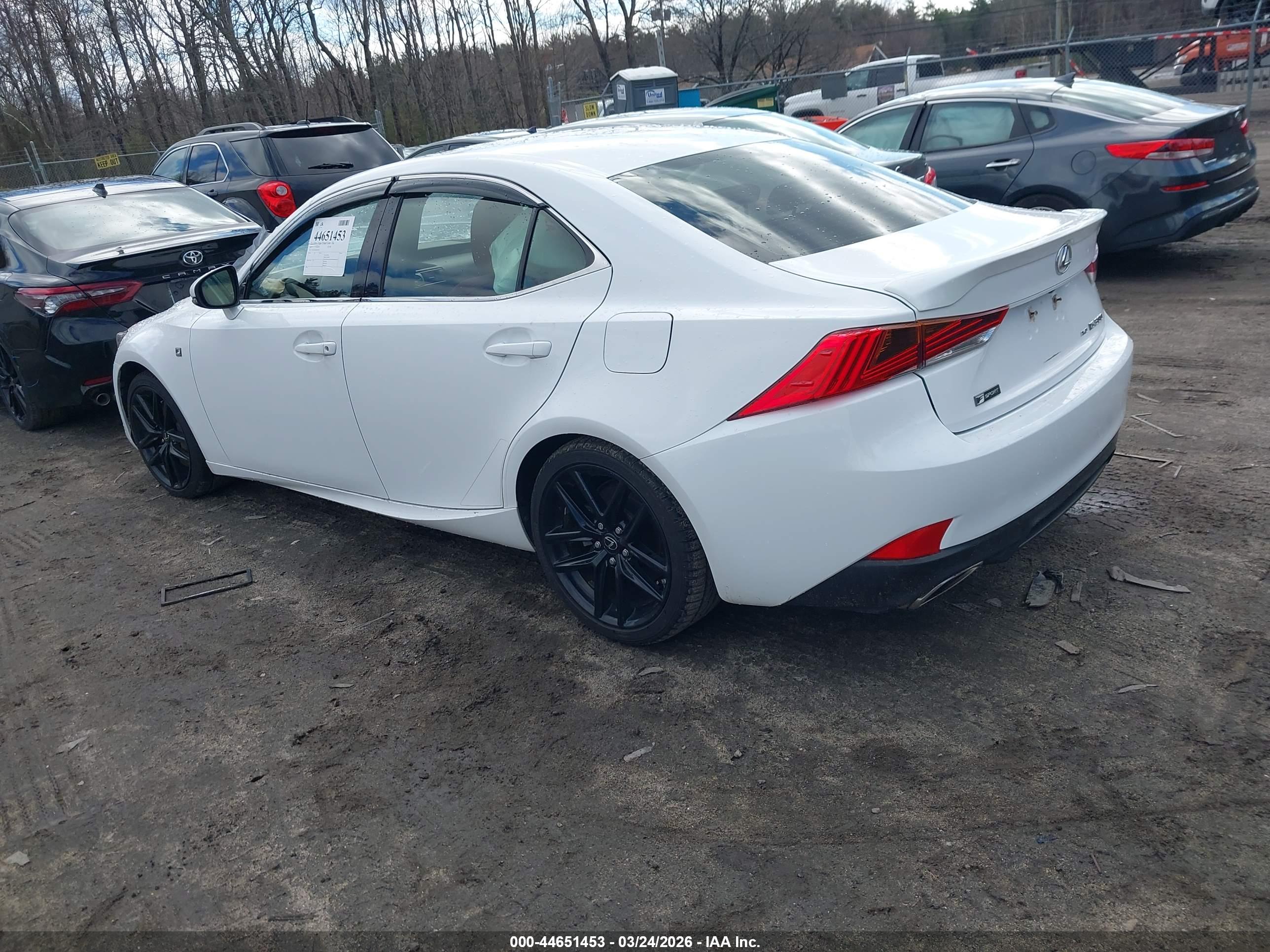 LEXUS IS image 3