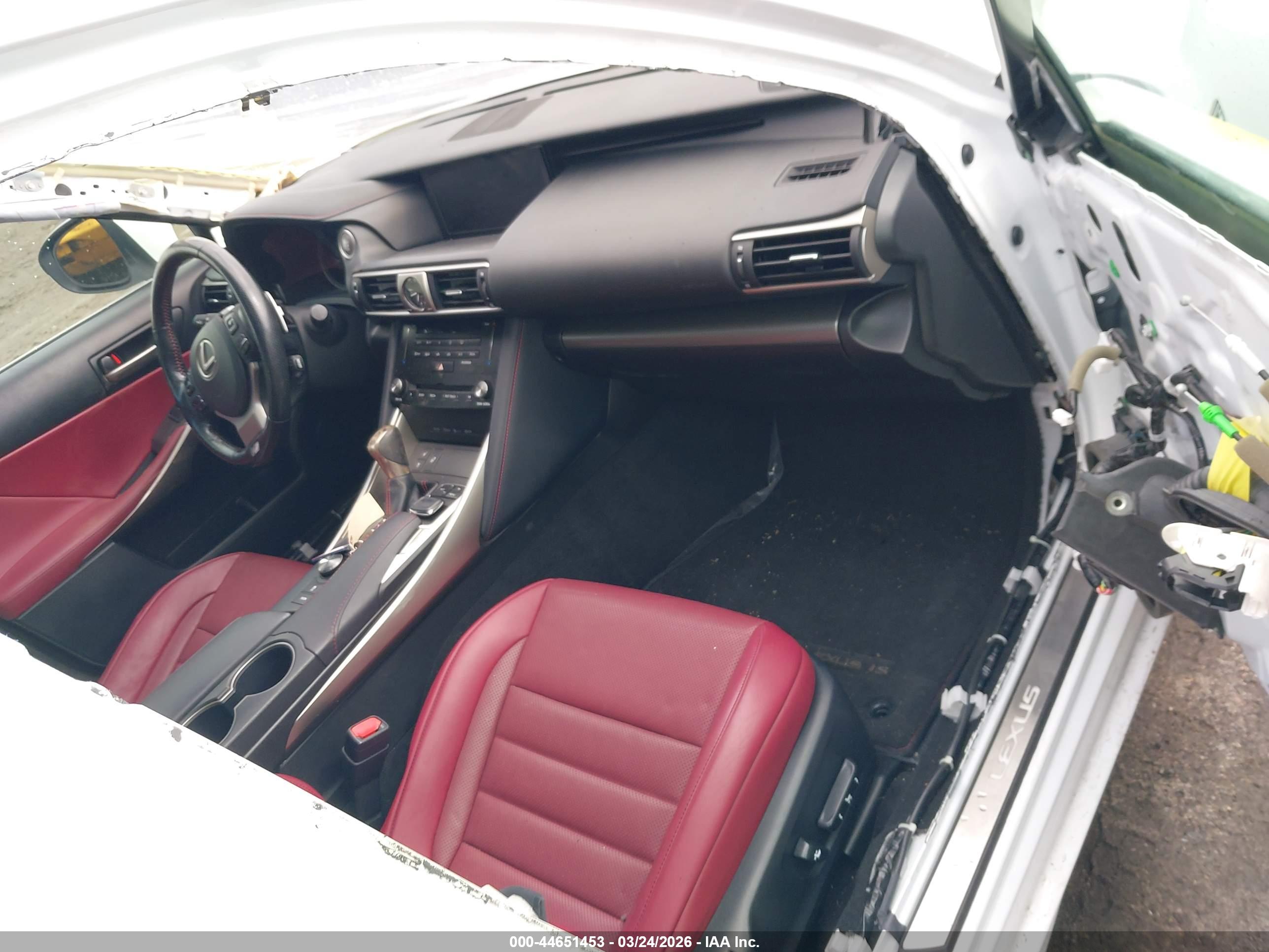 LEXUS IS image 5