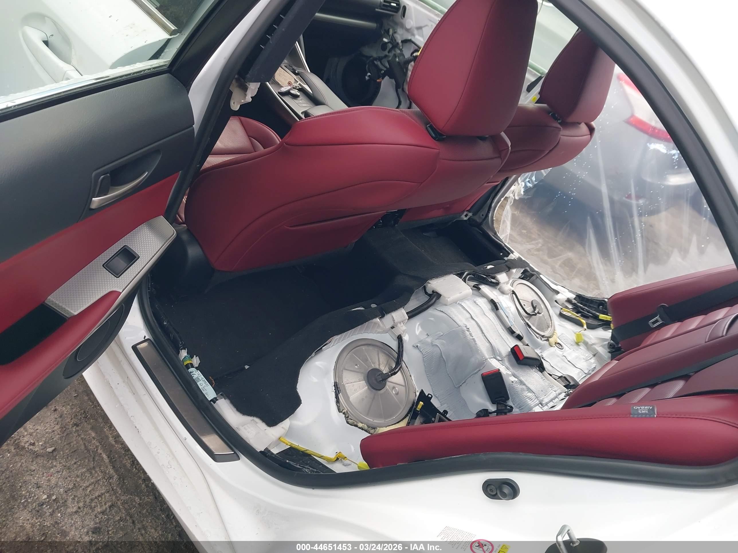 LEXUS IS image 8