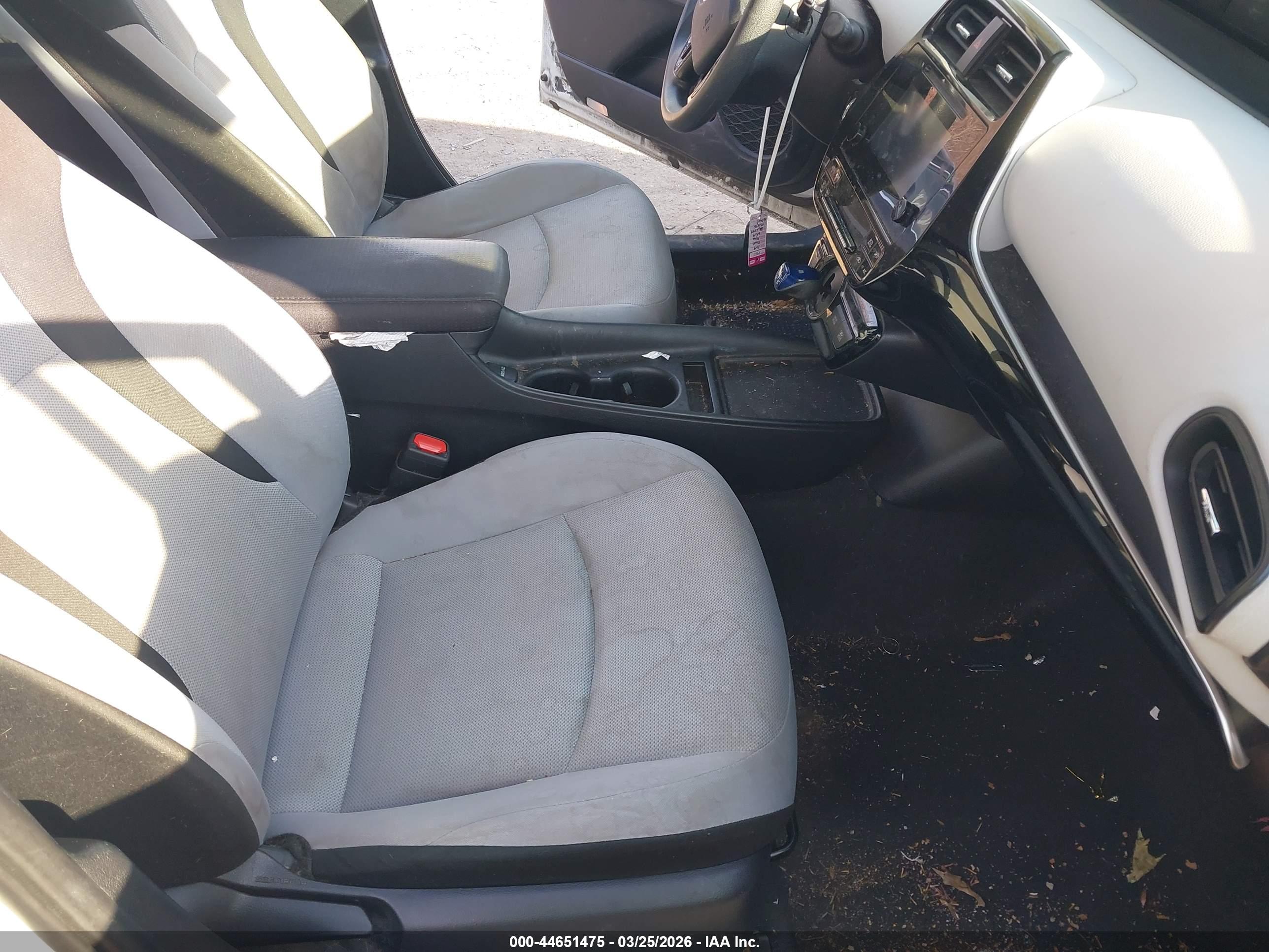 TOYOTA PRIUS image 5