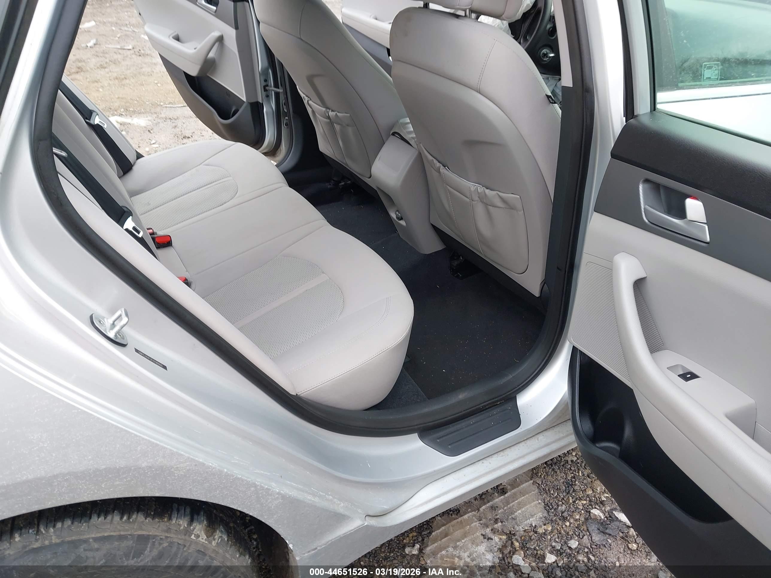 HYUNDAI SONATA image 8