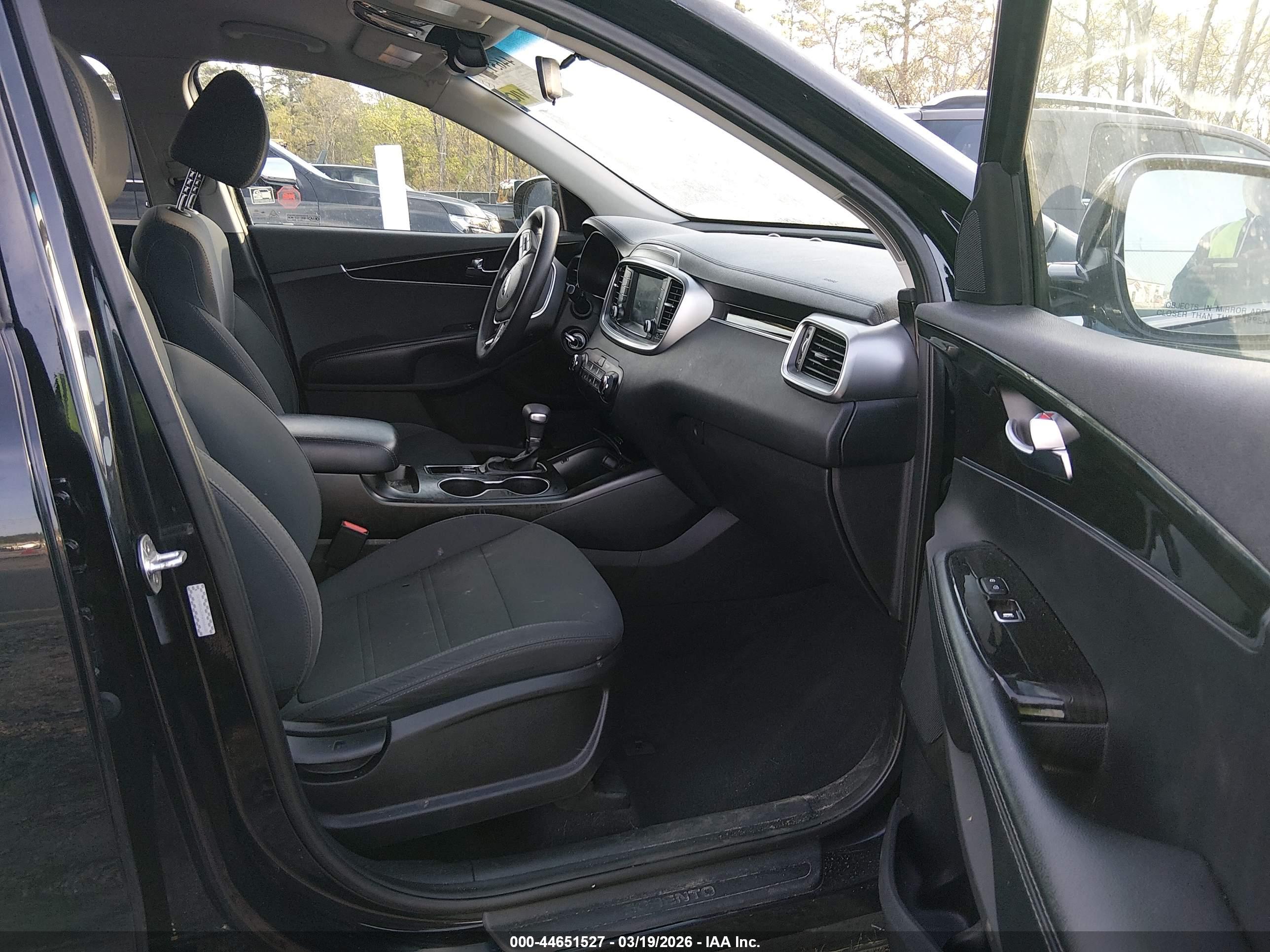 KIA SORENTO image 5