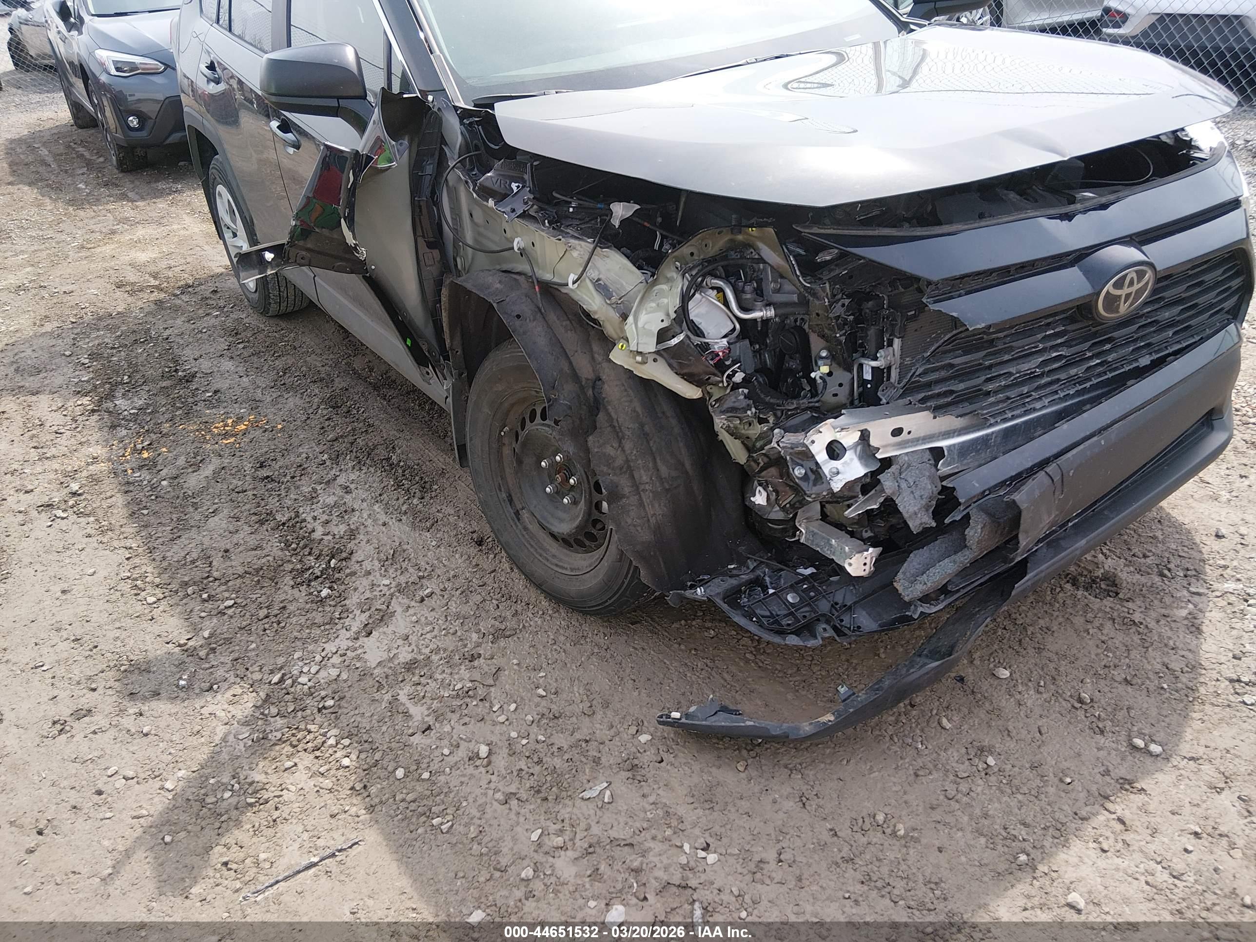 TOYOTA RAV4 image 6