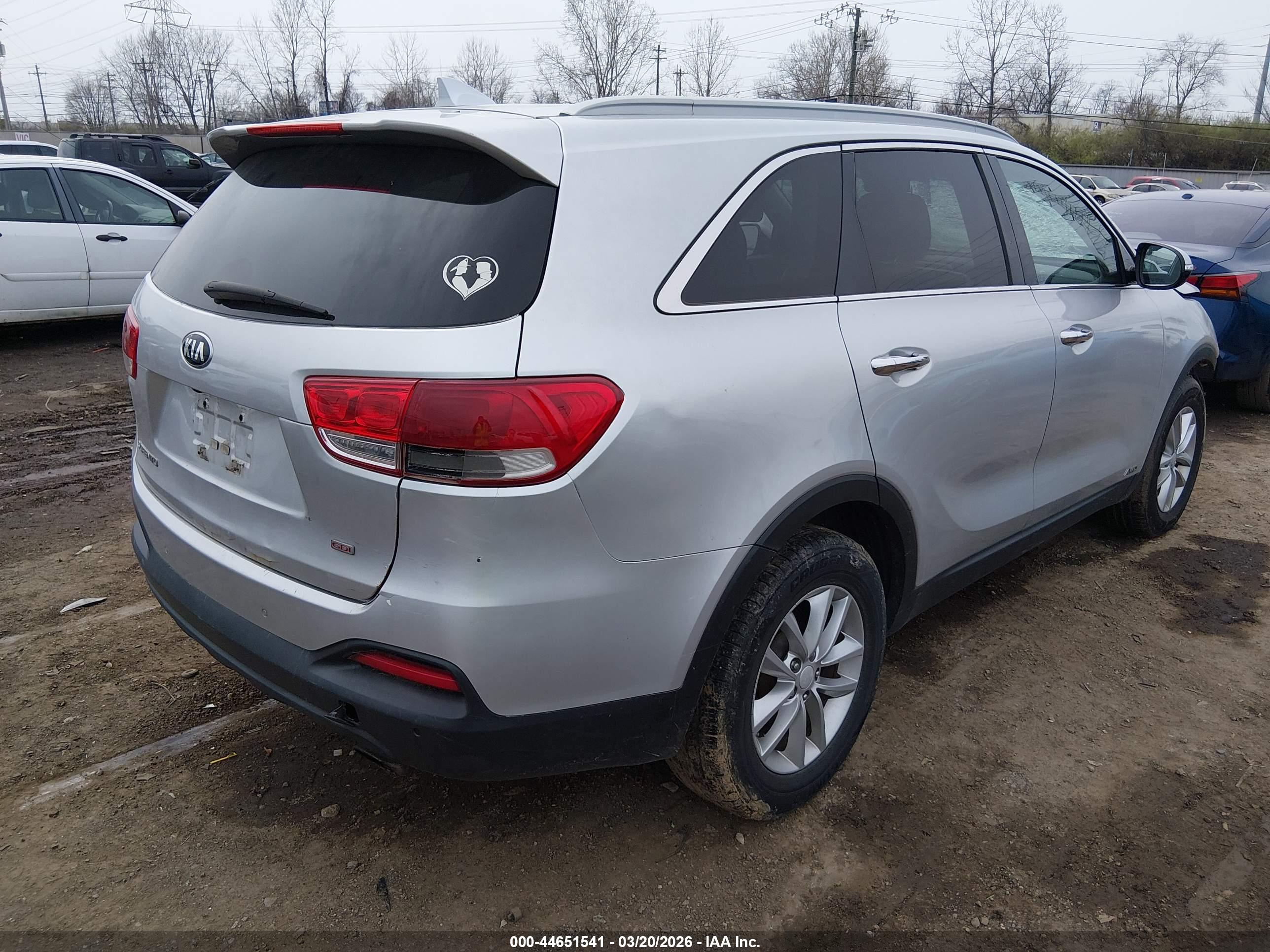 KIA SORENTO image 4