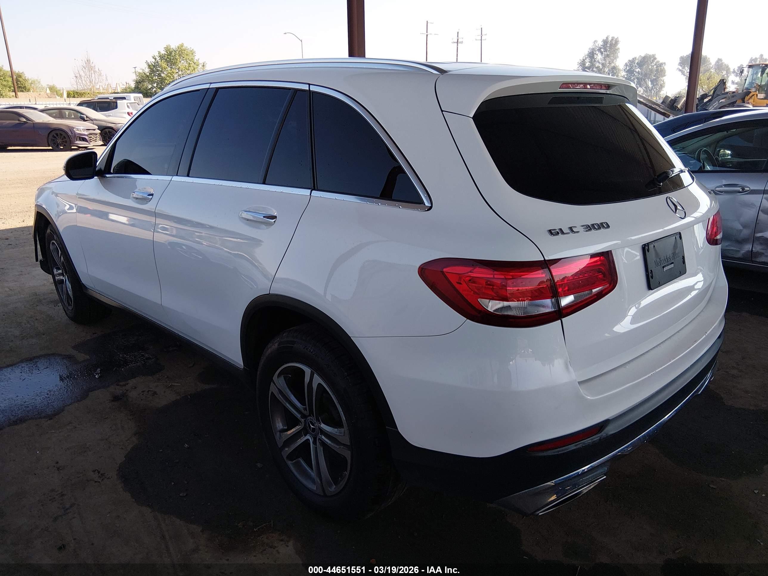 MERCEDES-BENZ GLC image 3