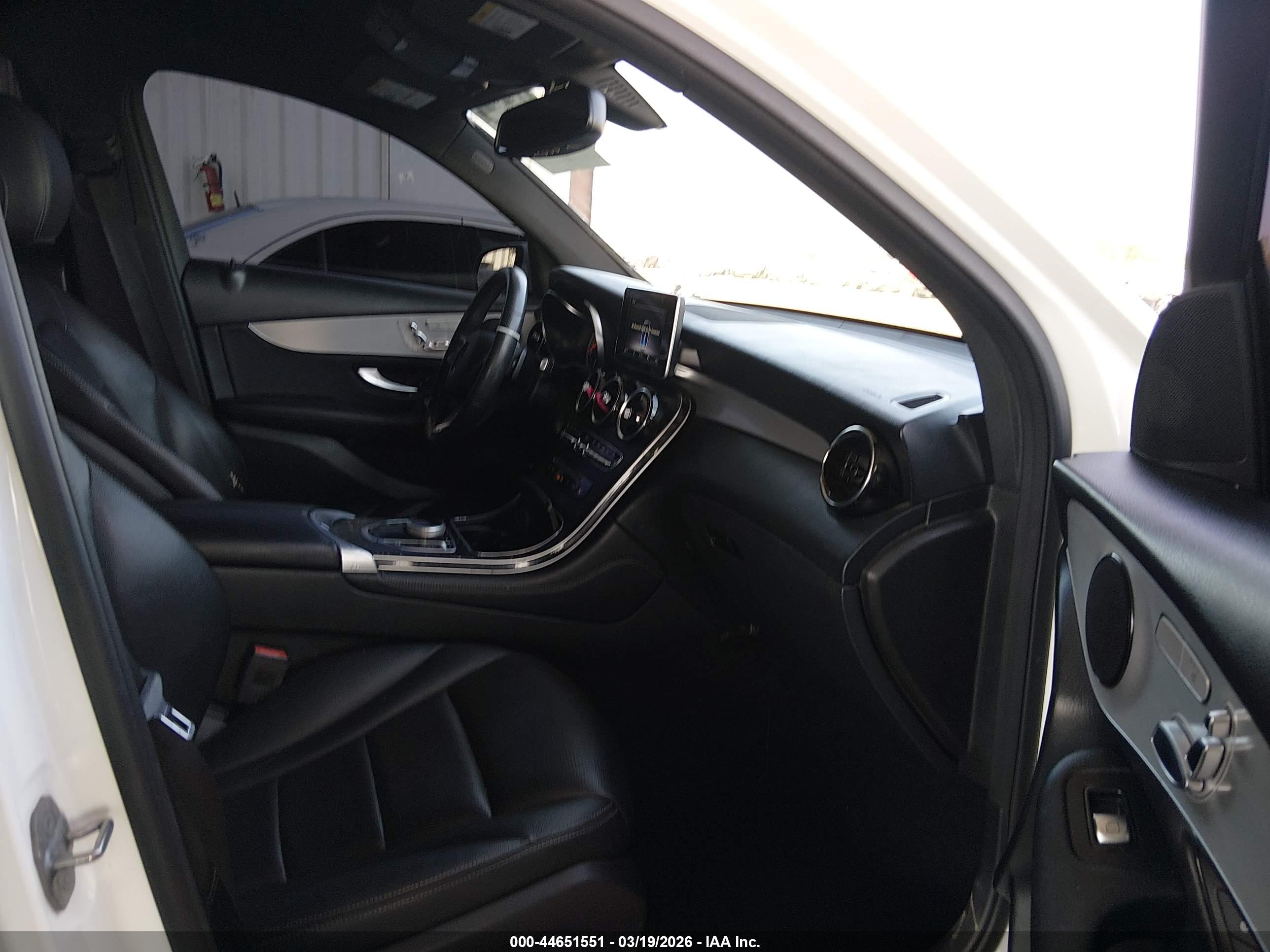 MERCEDES-BENZ GLC image 5