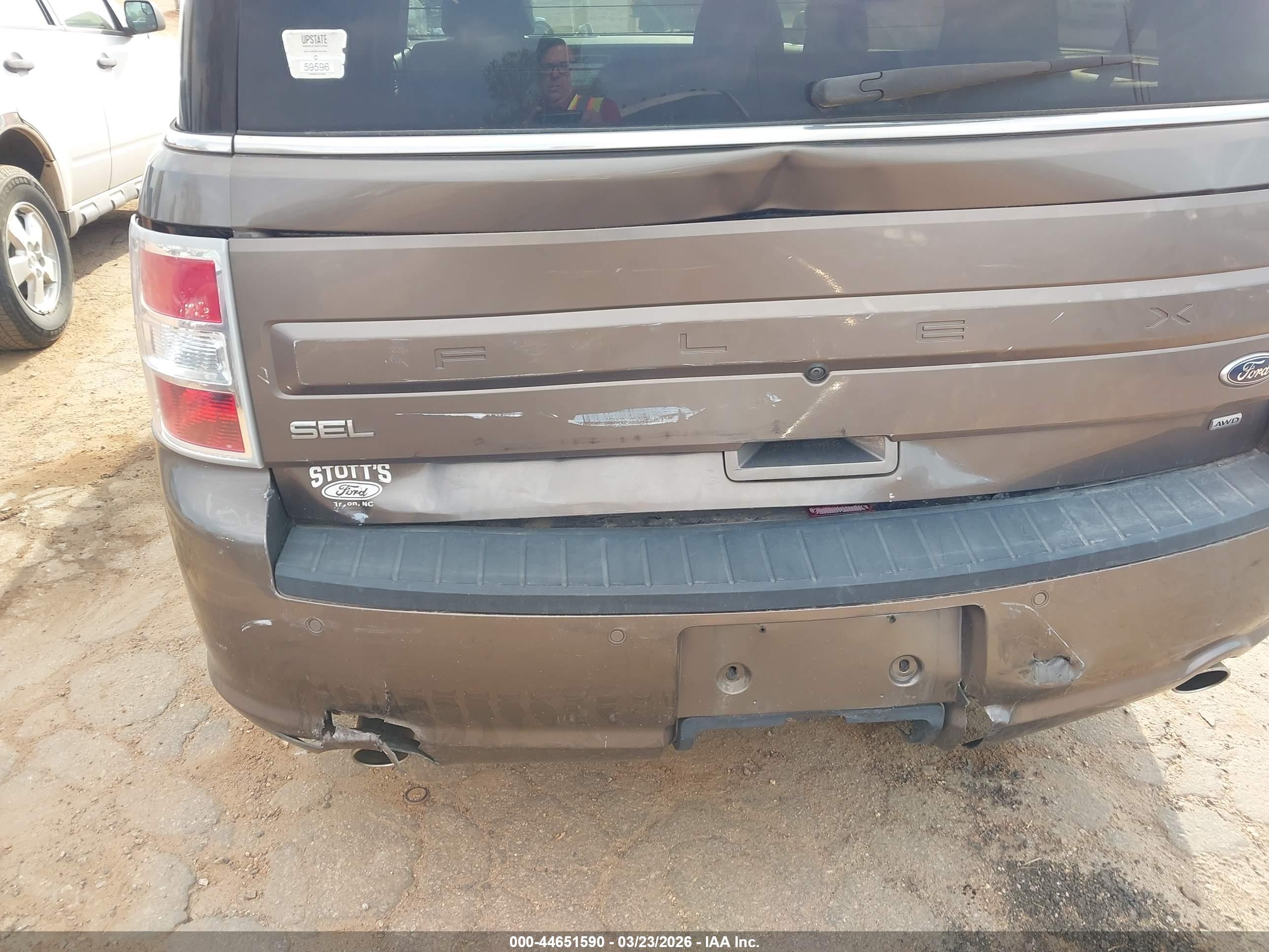 FORD FLEX image 6