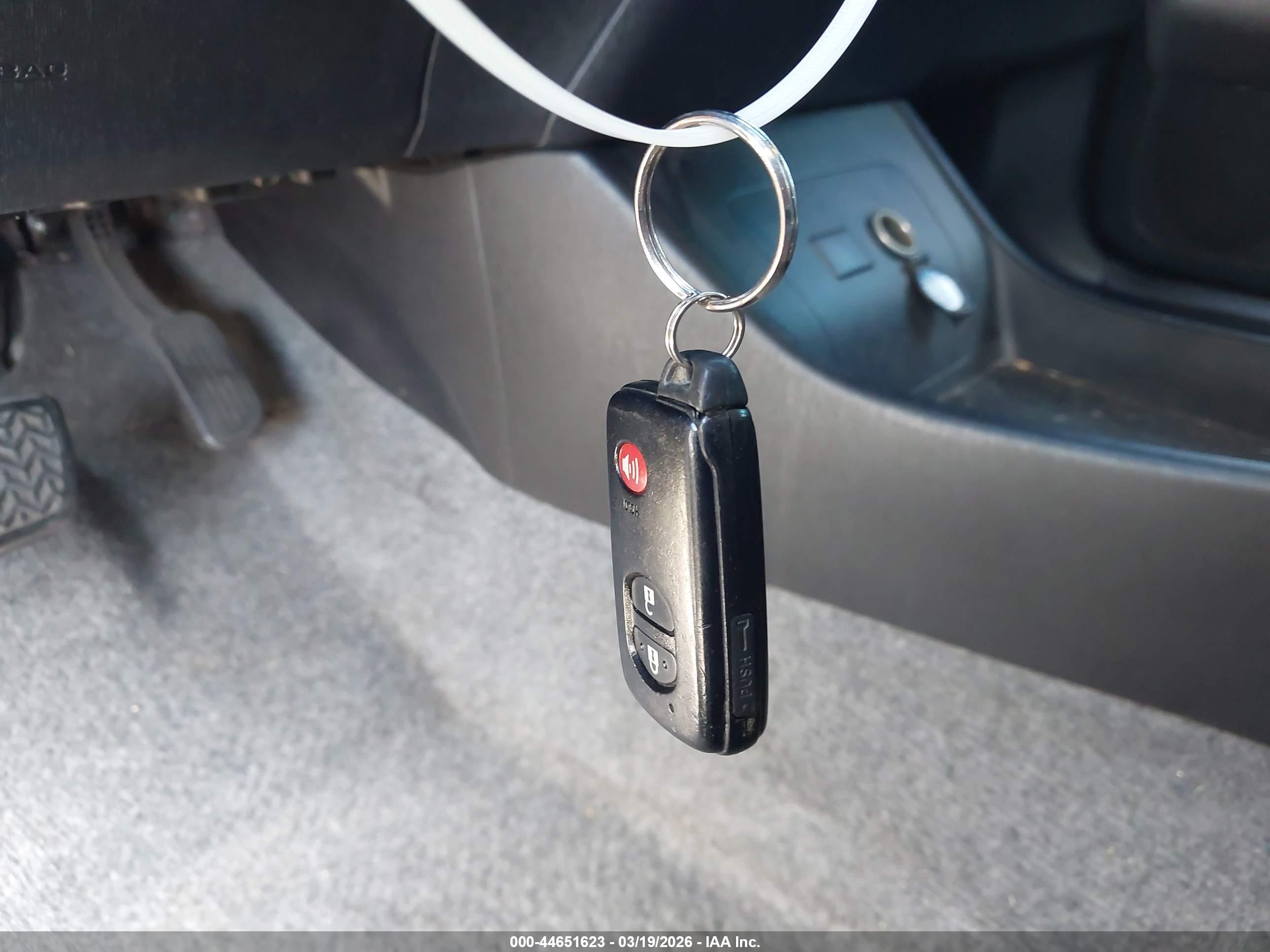 TOYOTA PRIUS image 11