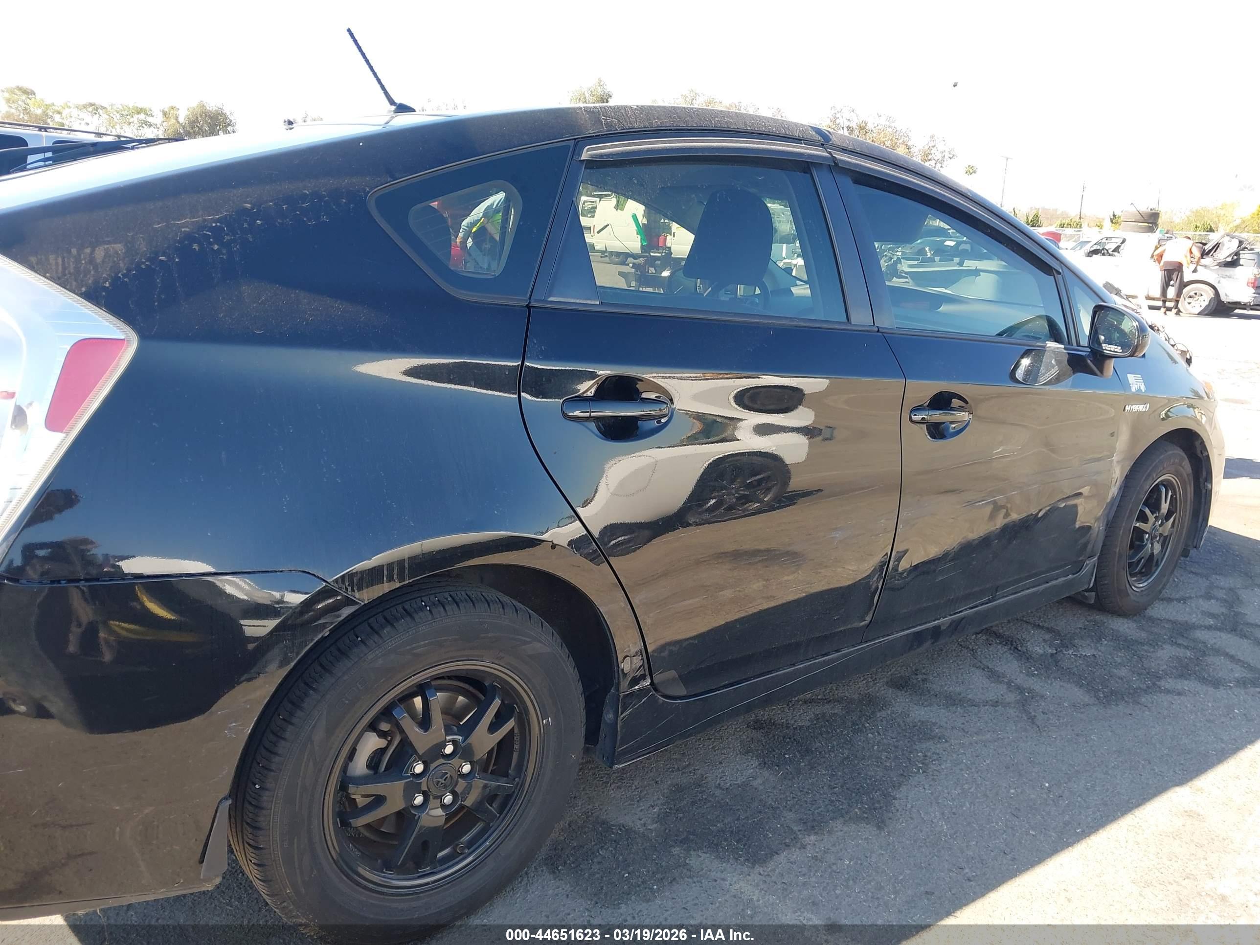 TOYOTA PRIUS image 6