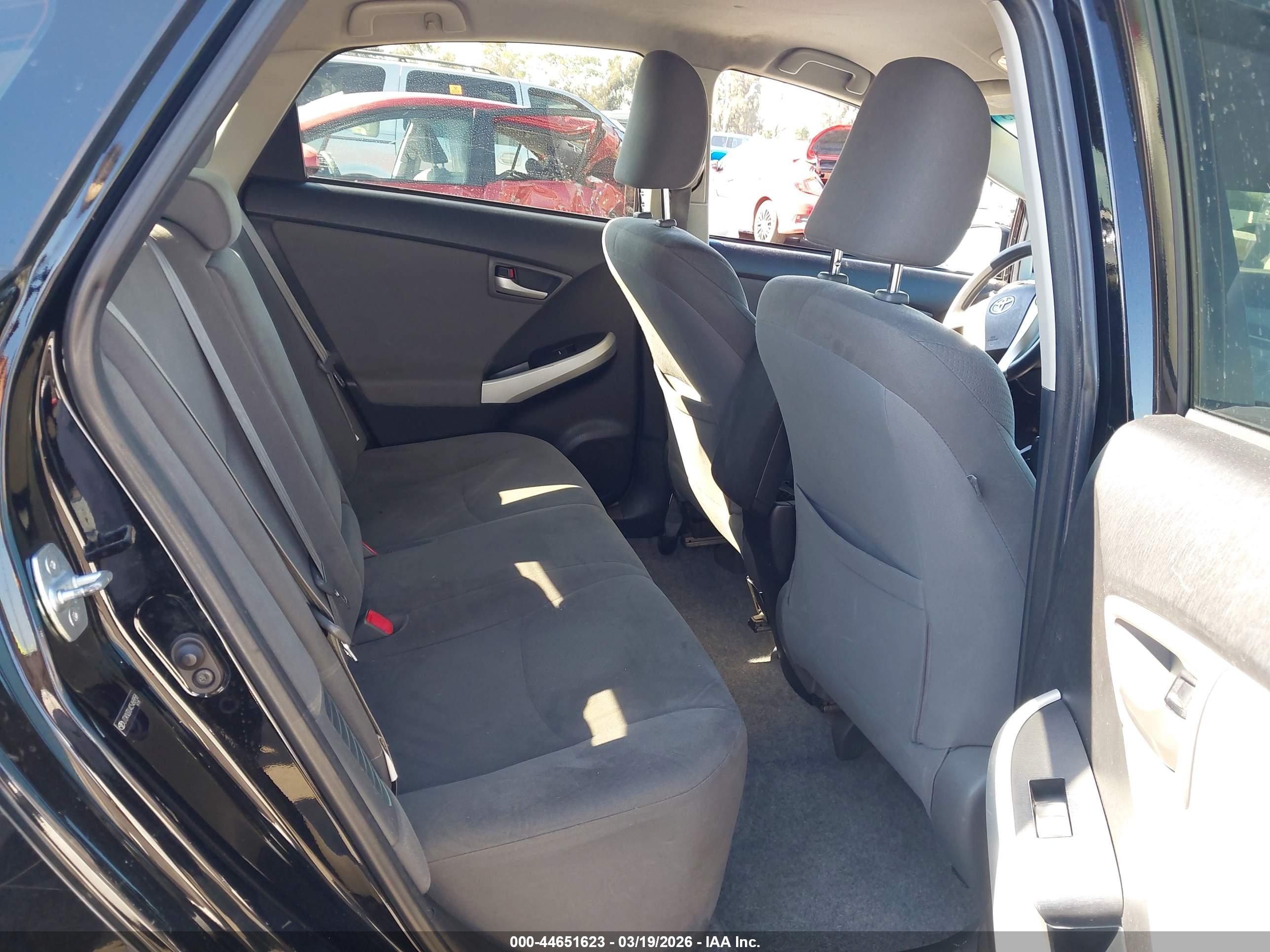 TOYOTA PRIUS image 8