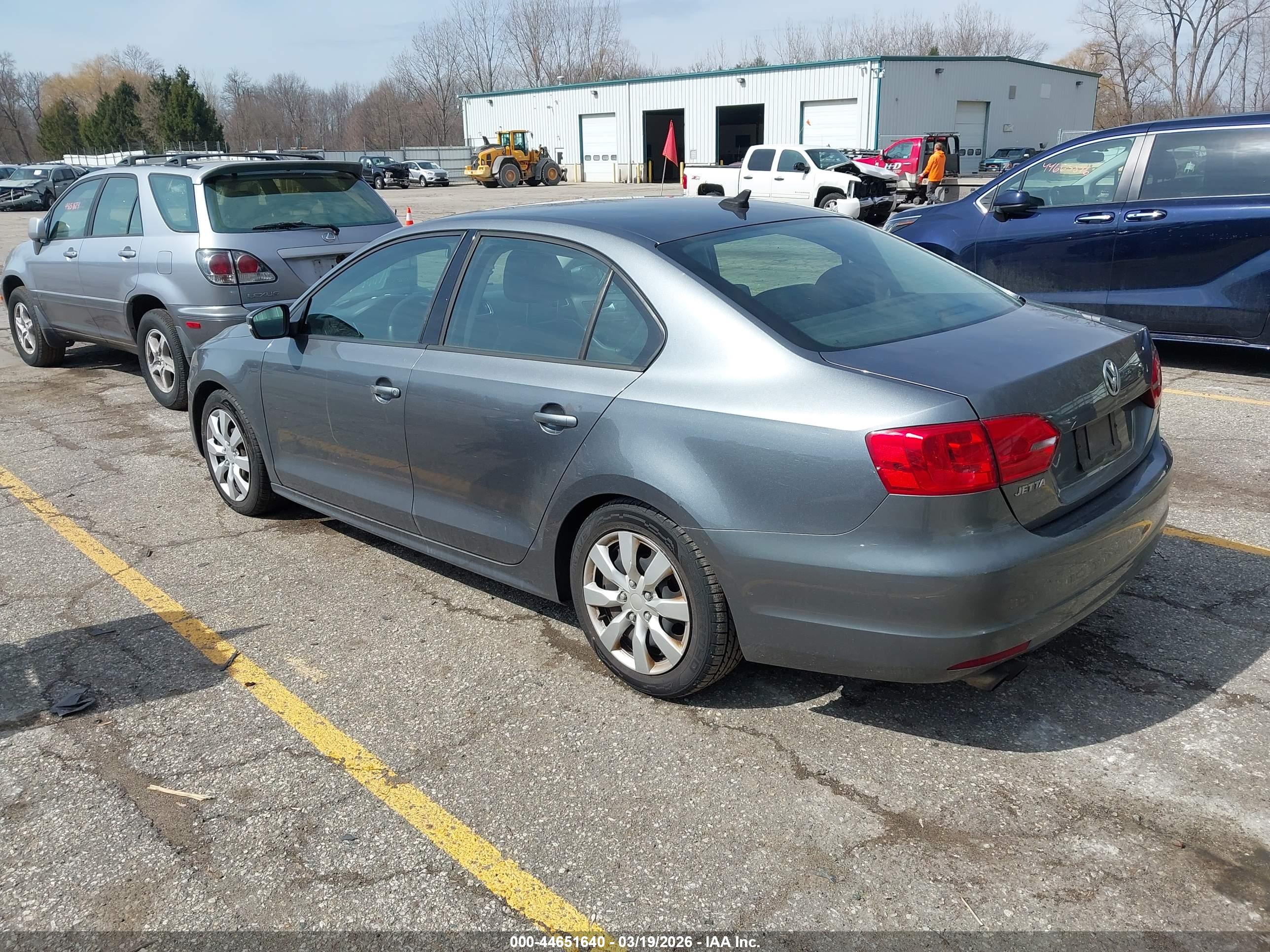 VOLKSWAGEN JETTA image 3