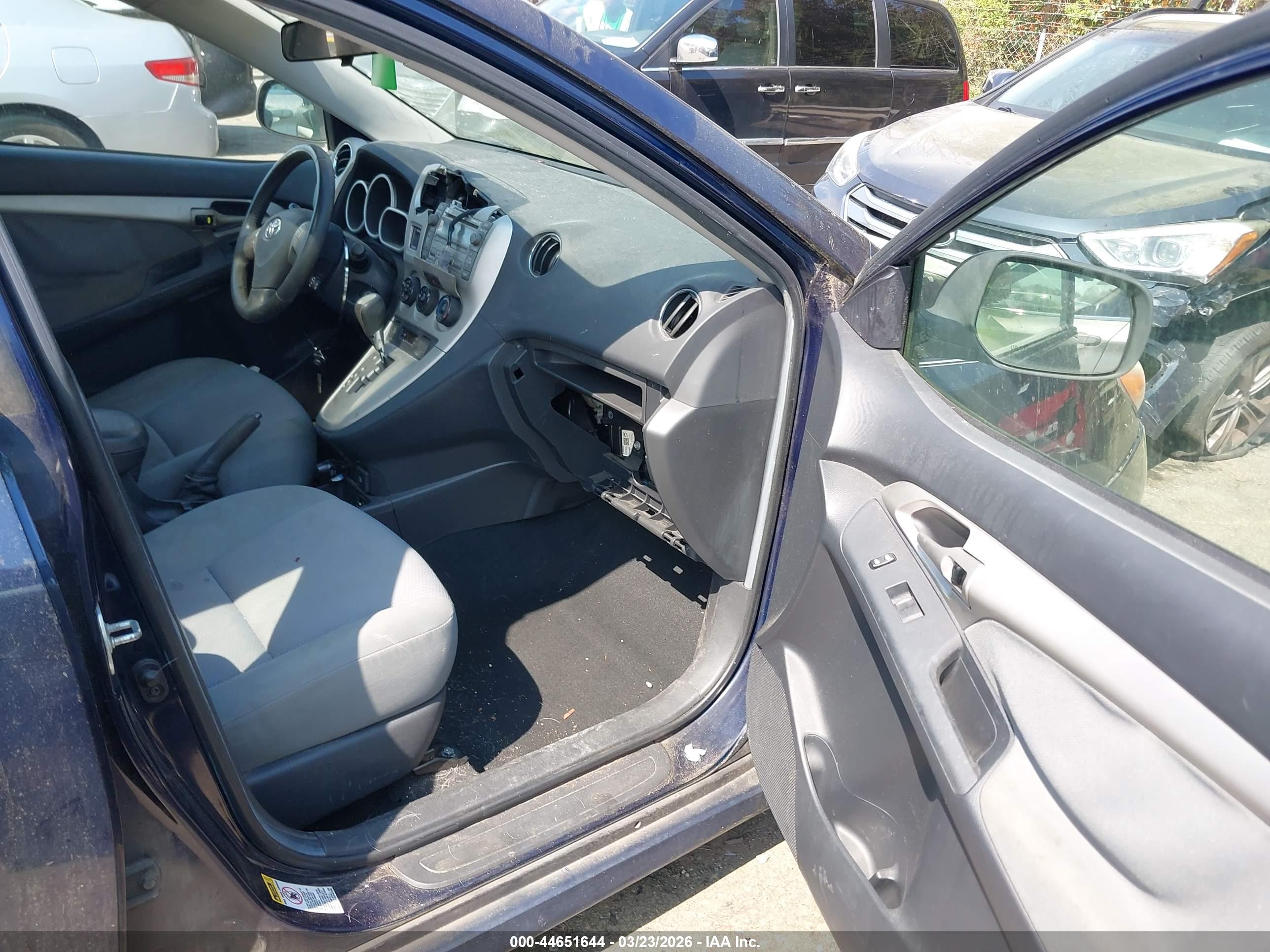 TOYOTA MATRIX image 5